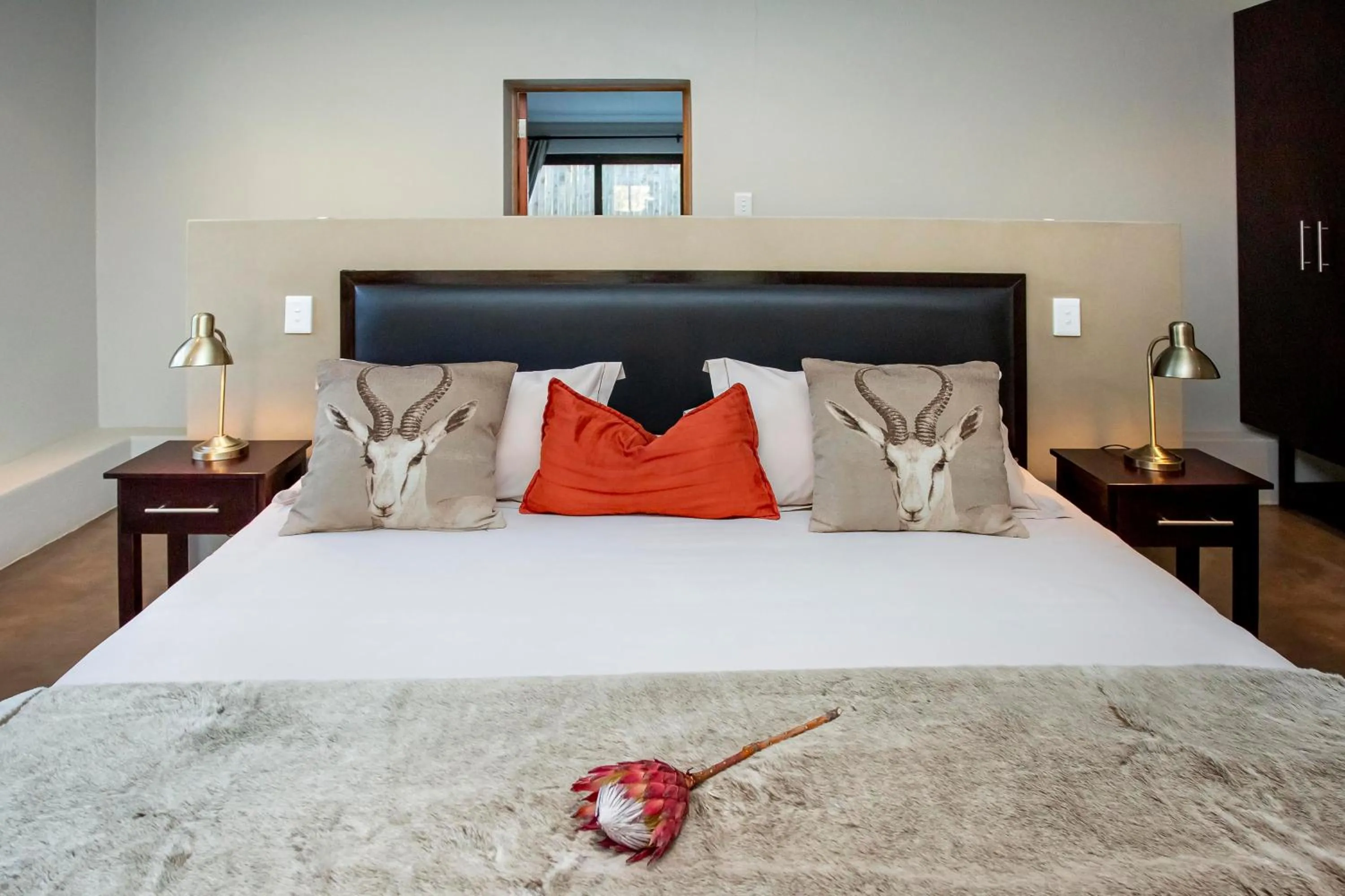 Comfort King Room - single occupancy in Rockdell Lodge