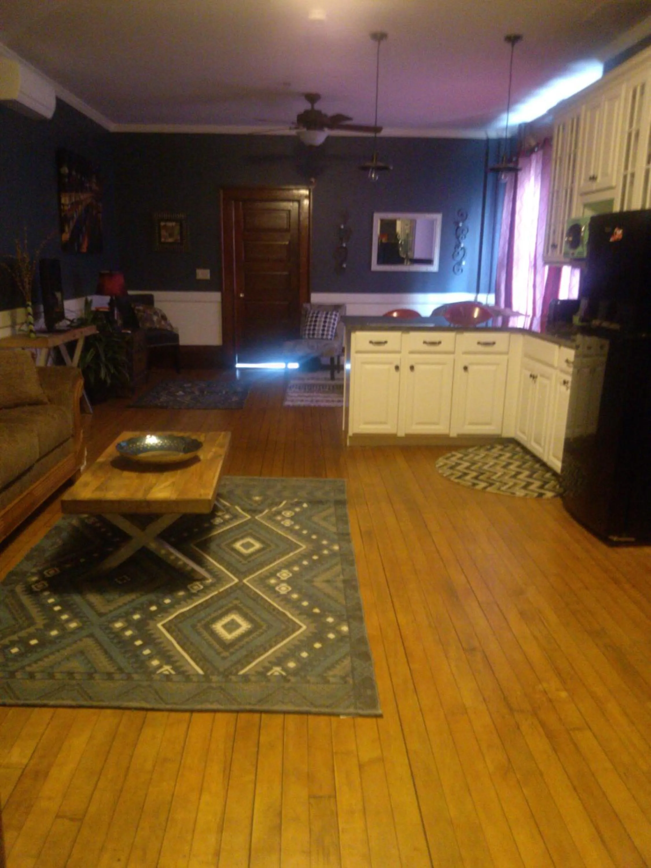 Living room in Firehouse Inn