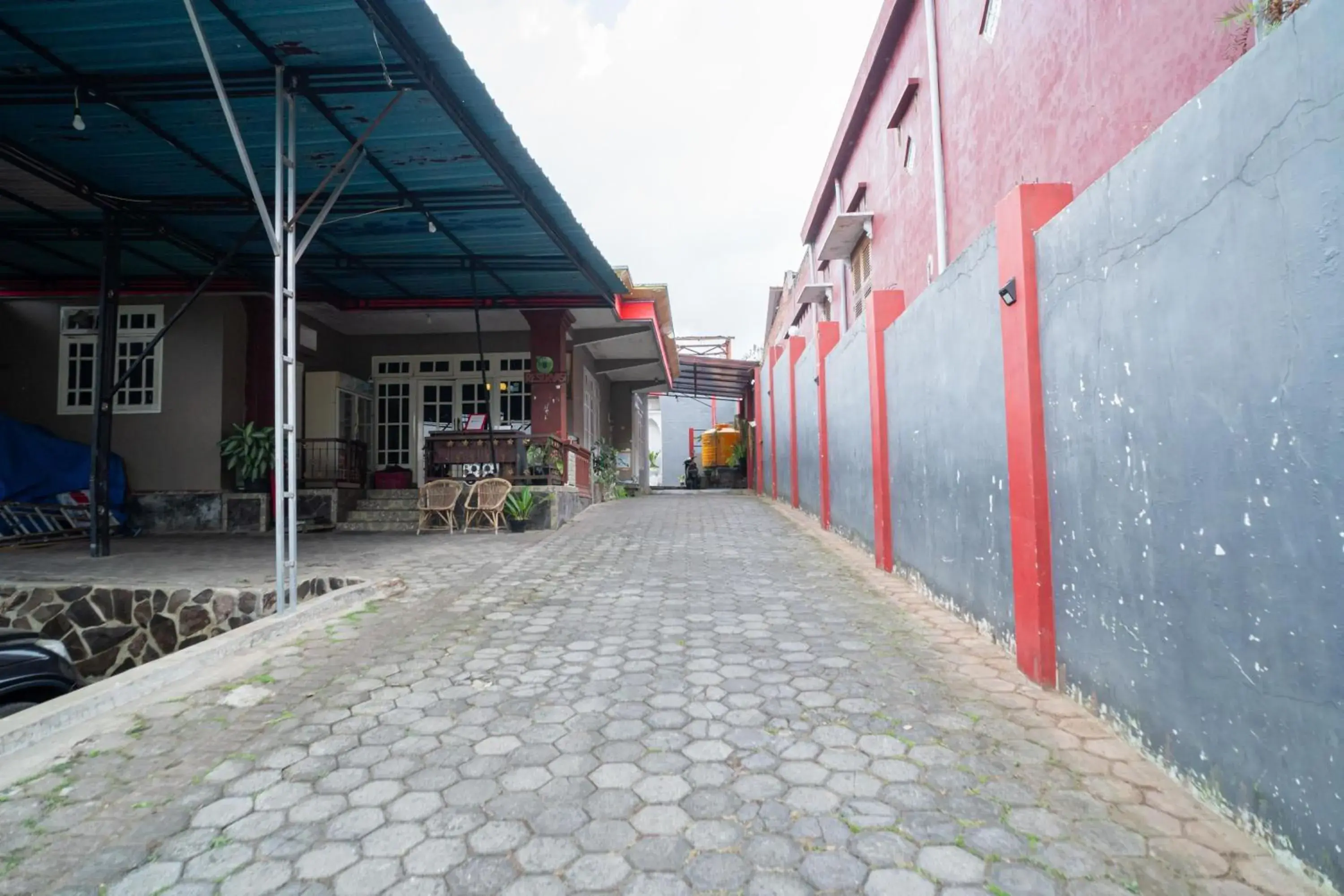 Property building in RedDoorz at Oro Oro Ombo Batu Property building in RedDoorz at Oro Oro Ombo Batu