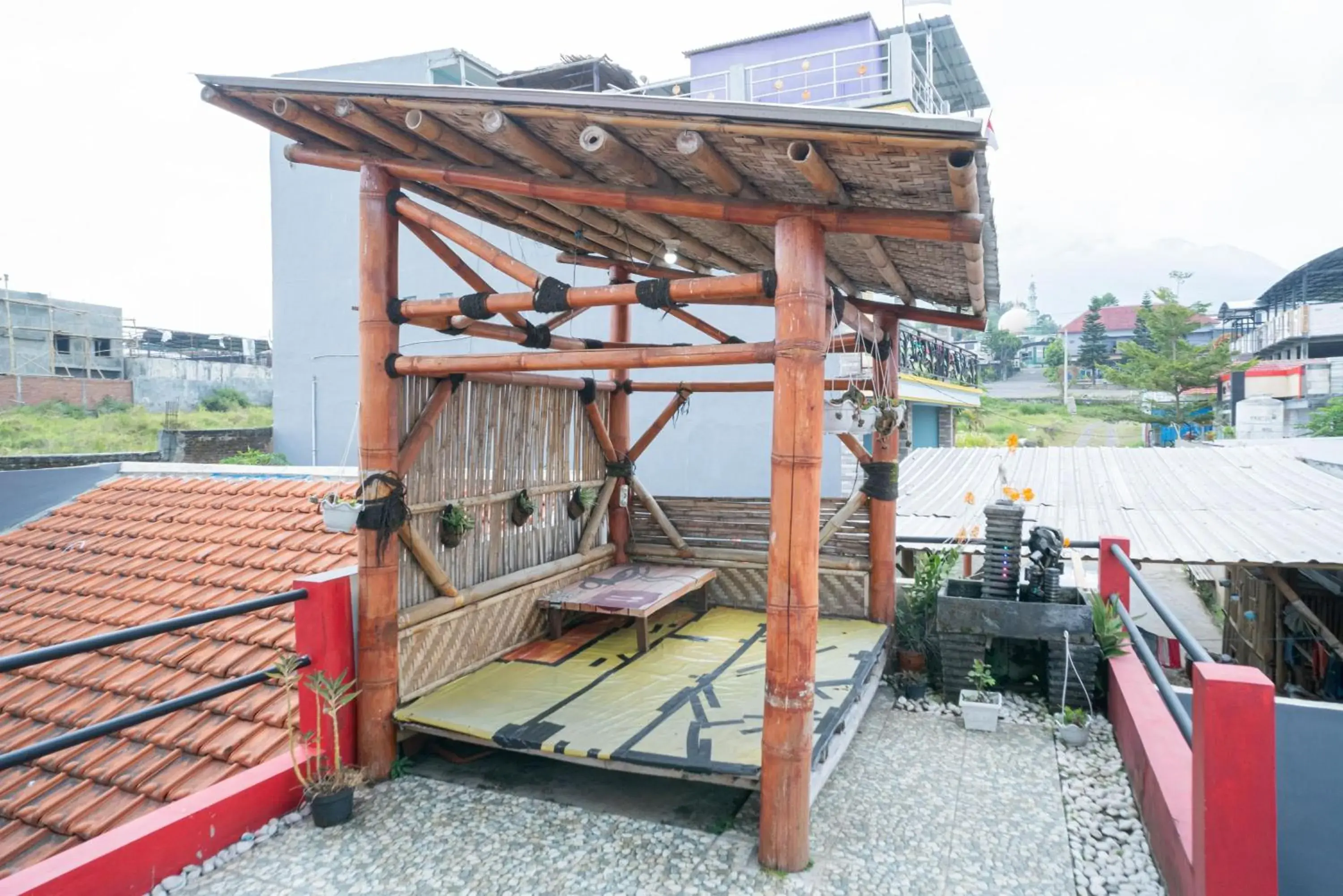 Balcony/Terrace in RedDoorz at Oro Oro Ombo Batu Balcony/Terrace in RedDoorz at Oro Oro Ombo Batu