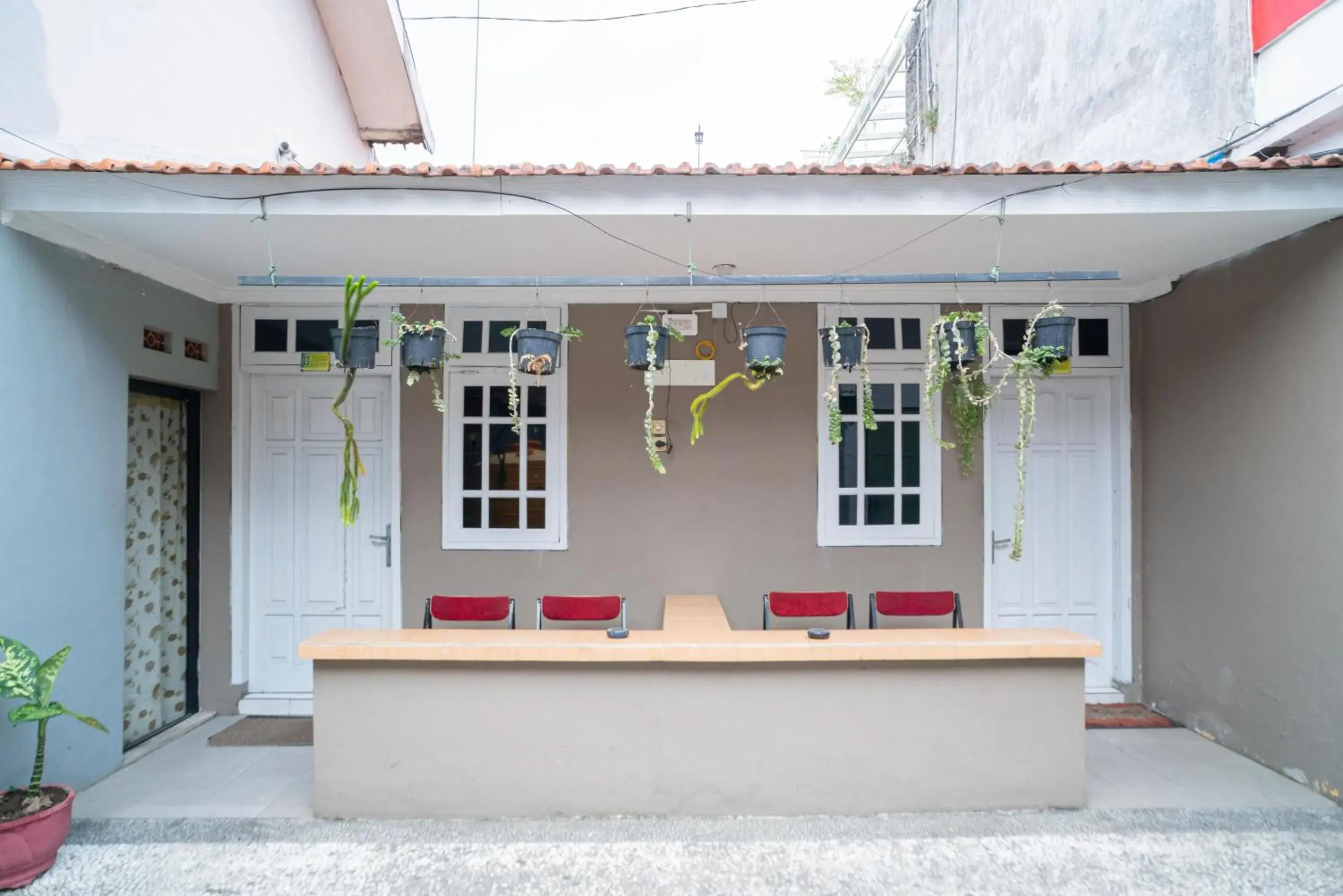 Property building in RedDoorz at Oro Oro Ombo Batu Property building in RedDoorz at Oro Oro Ombo Batu