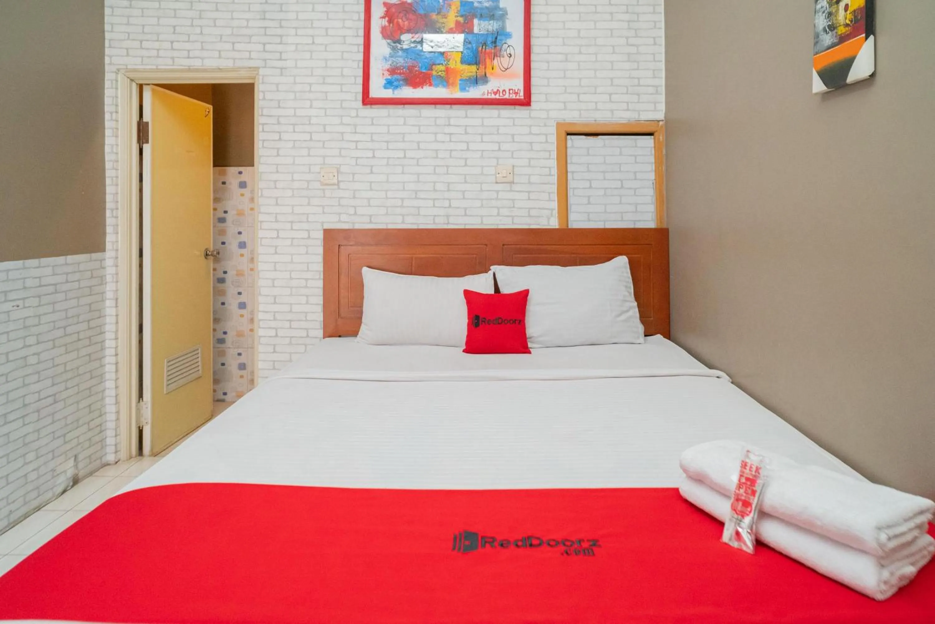 Bedroom, Bed in RedDoorz at Oro Oro Ombo Batu