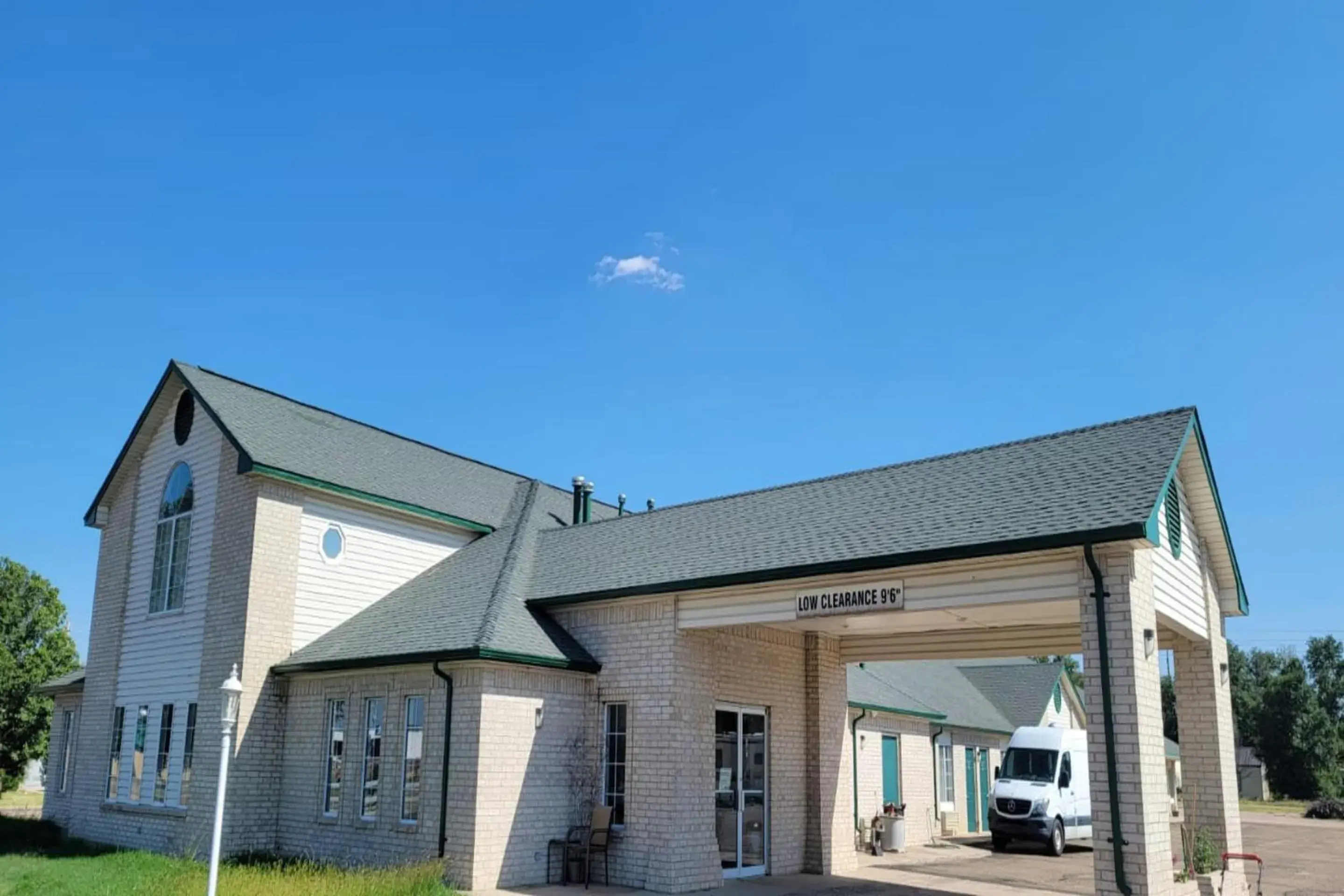 Facade/entrance in HomeTown Inn By OYO Texhoma, OK Facade/entrance in HomeTown Inn By OYO Texhoma, OK