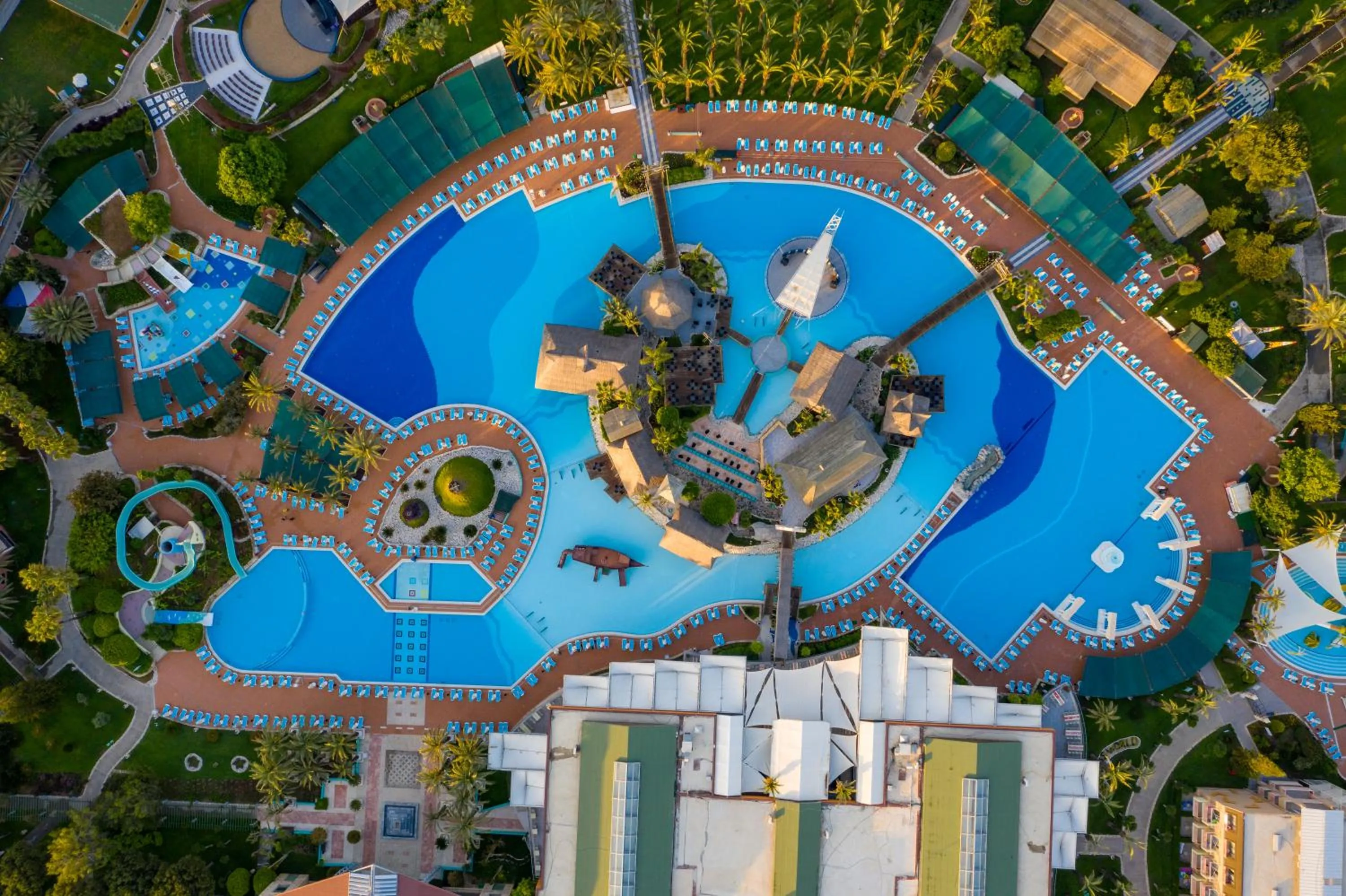 Swimming pool in AQI Pegasos World