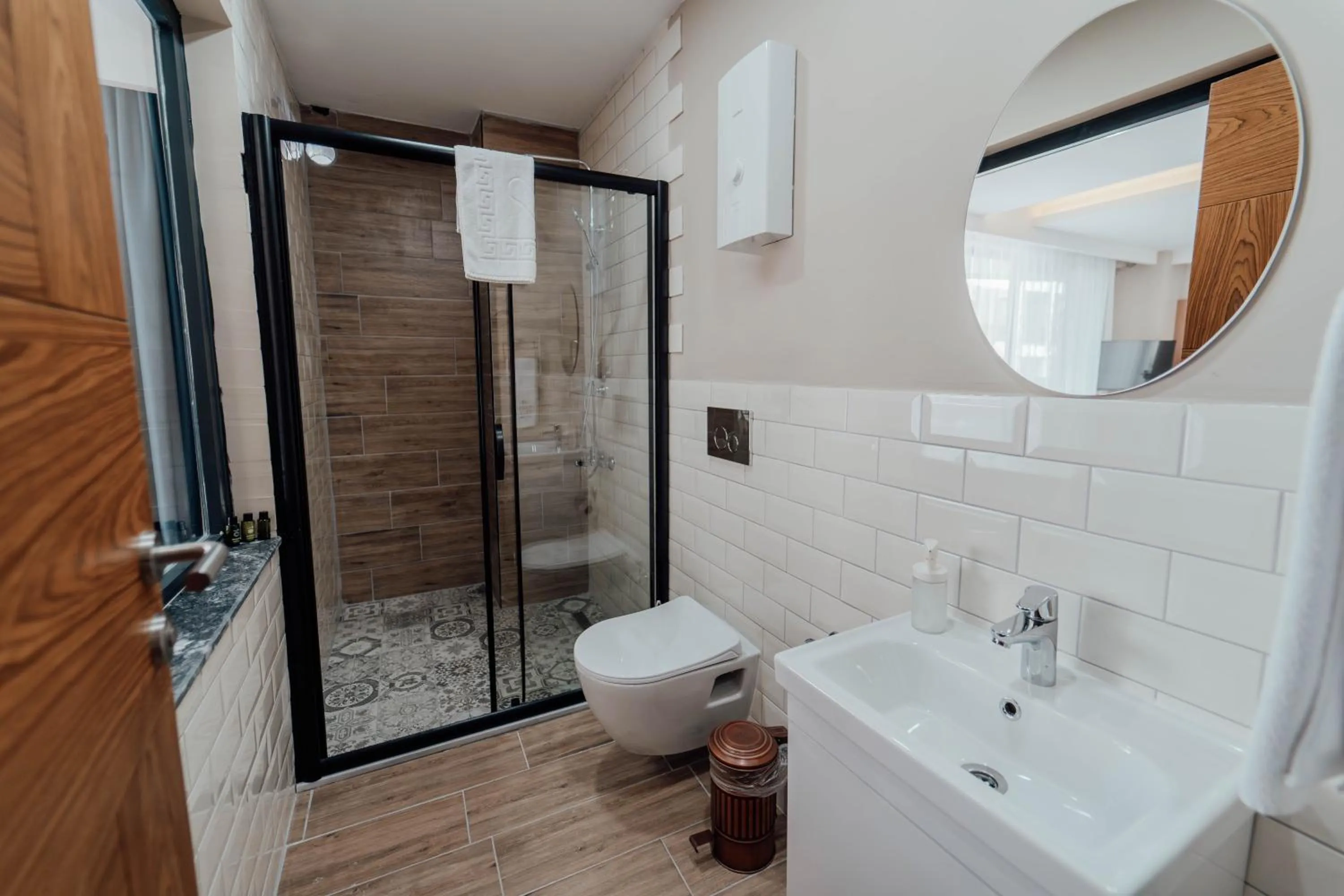 Shower in Fortunella Suites