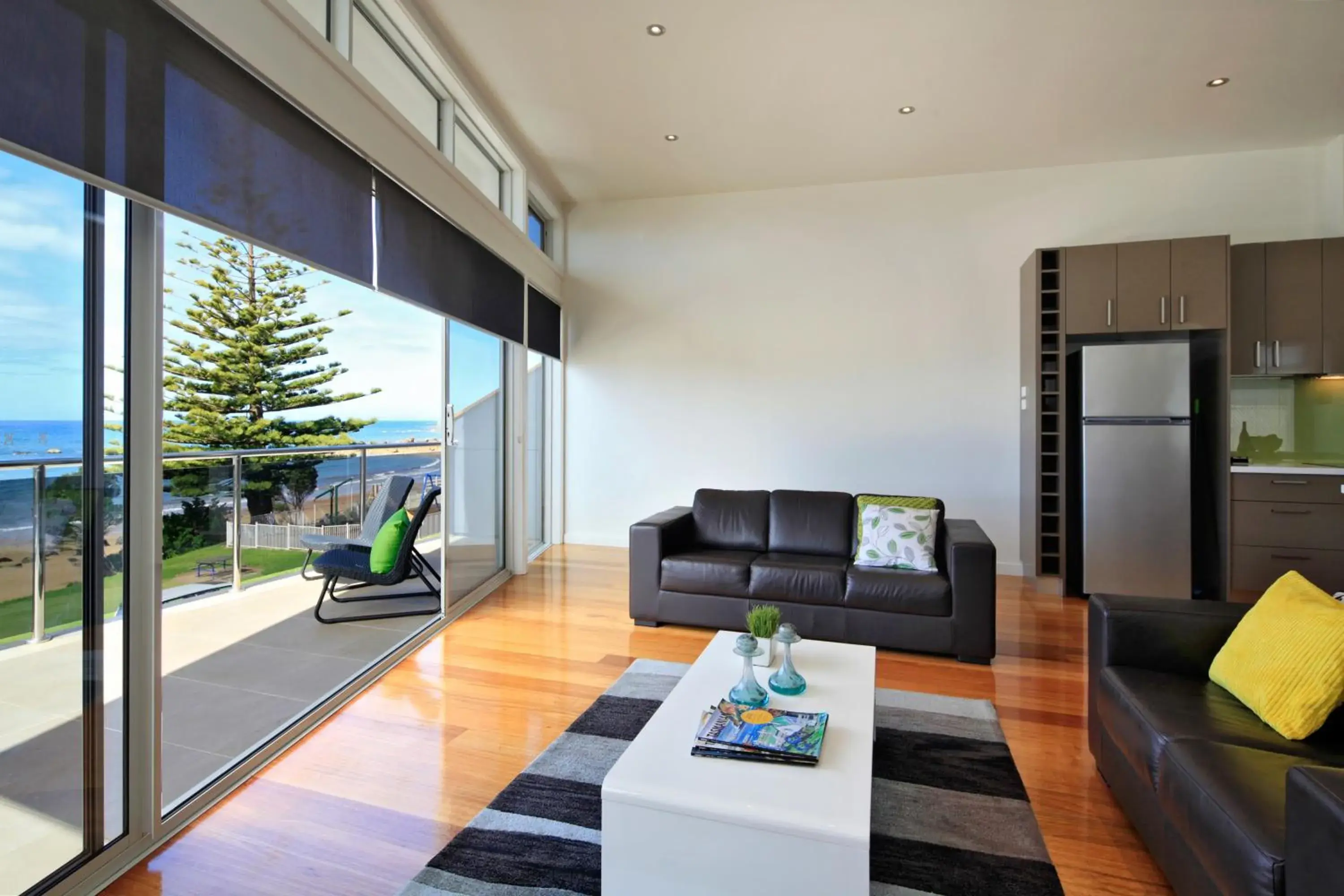Living room in Penguin Waterfront Escape Living room in Penguin Waterfront Escape
