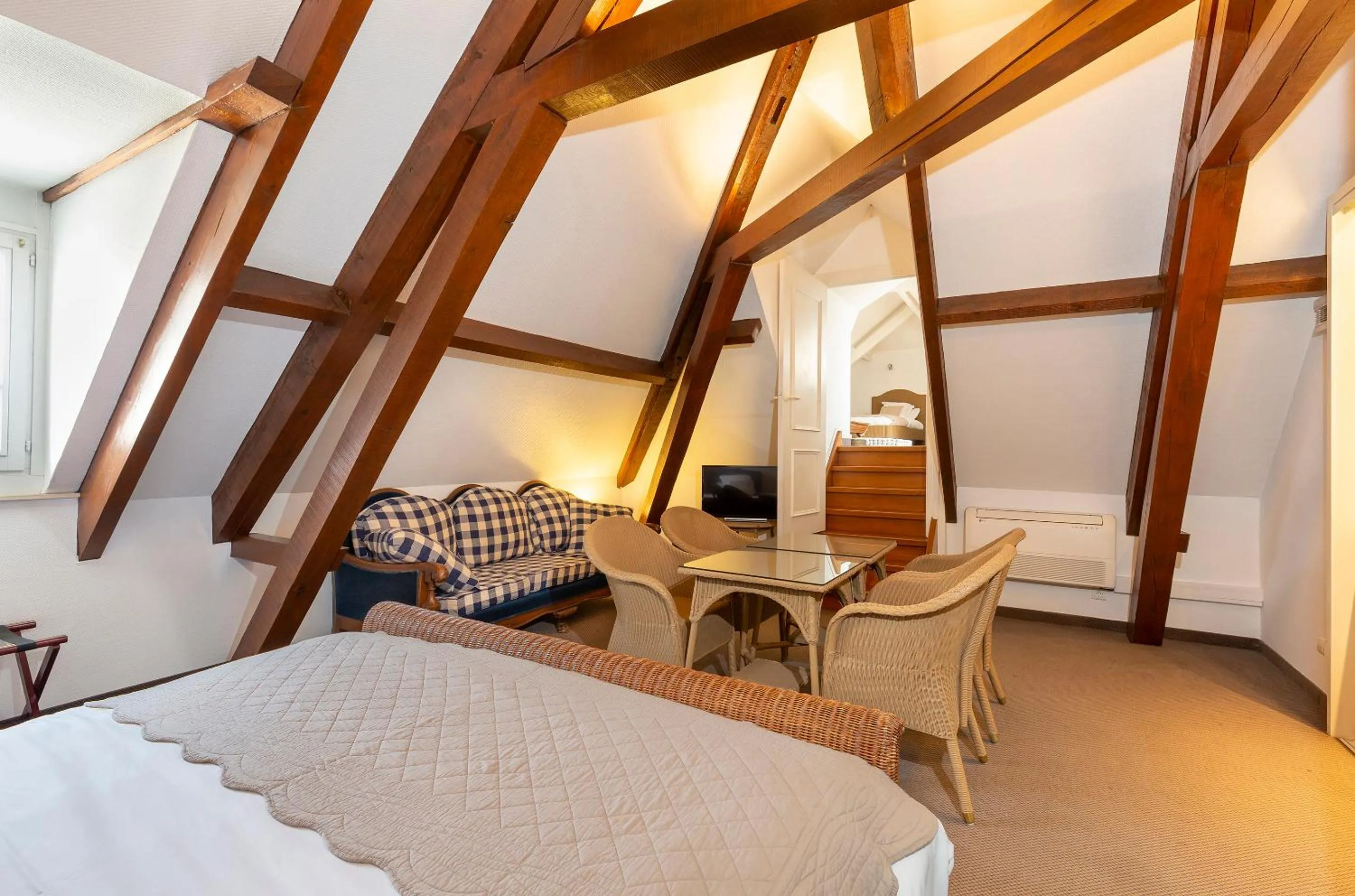 Bed in HÔTEL JEAN DE BRUGES