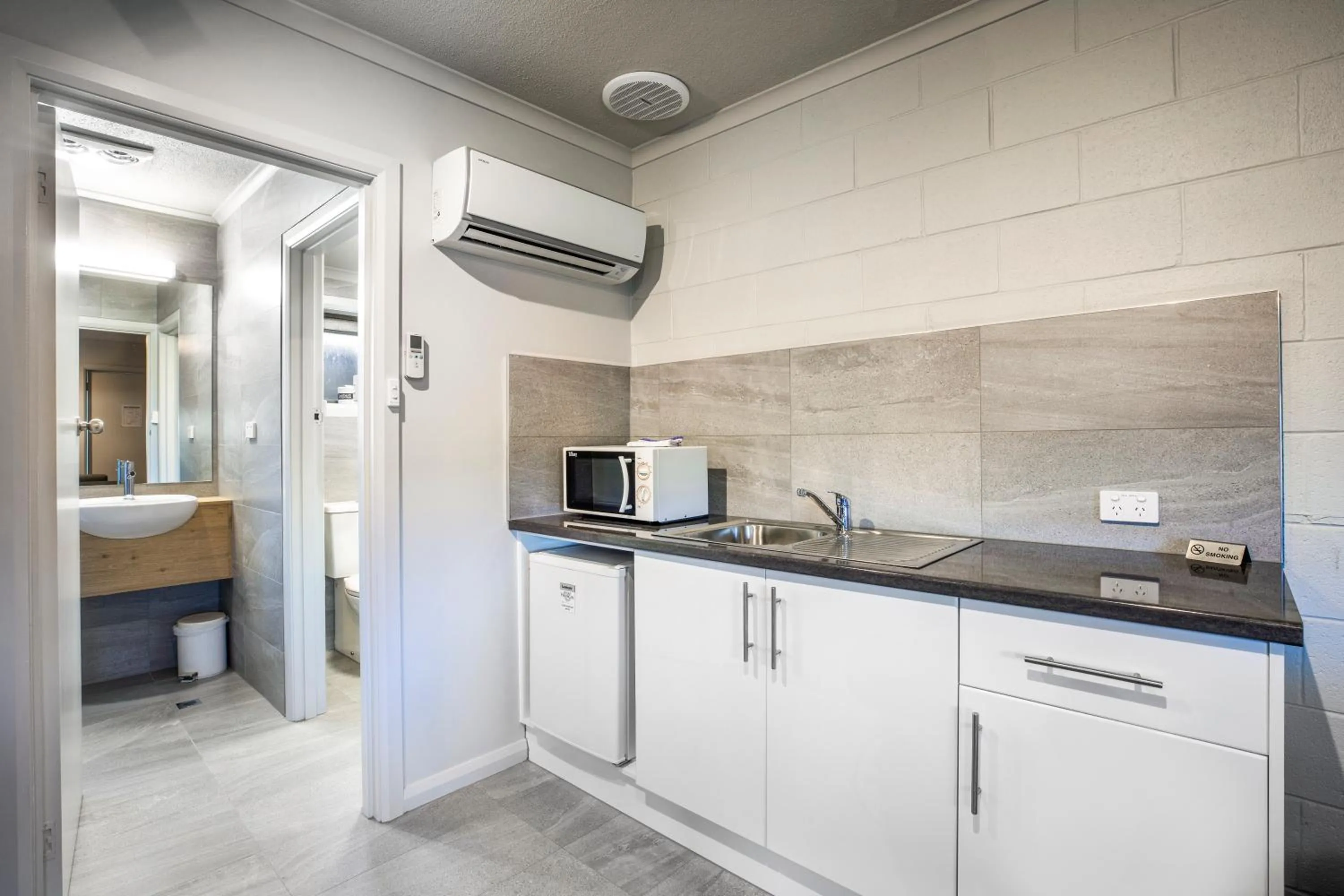 Kitchen or kitchenette in Nightcap at Riverside Hotel