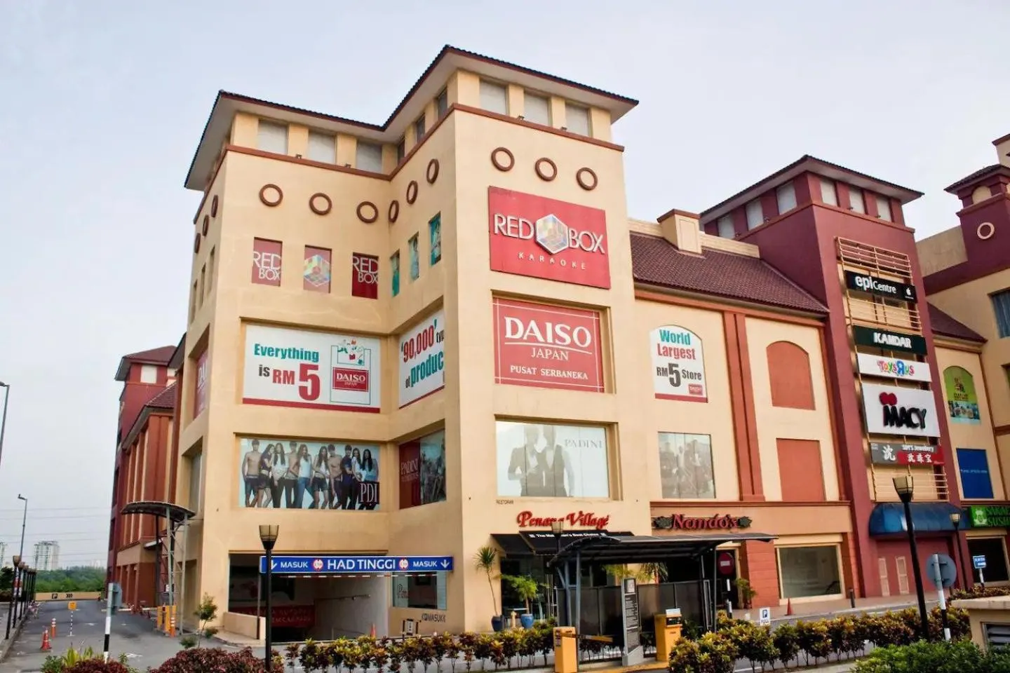 Shopping Area in Puchong Skypod Residence @ Hostay