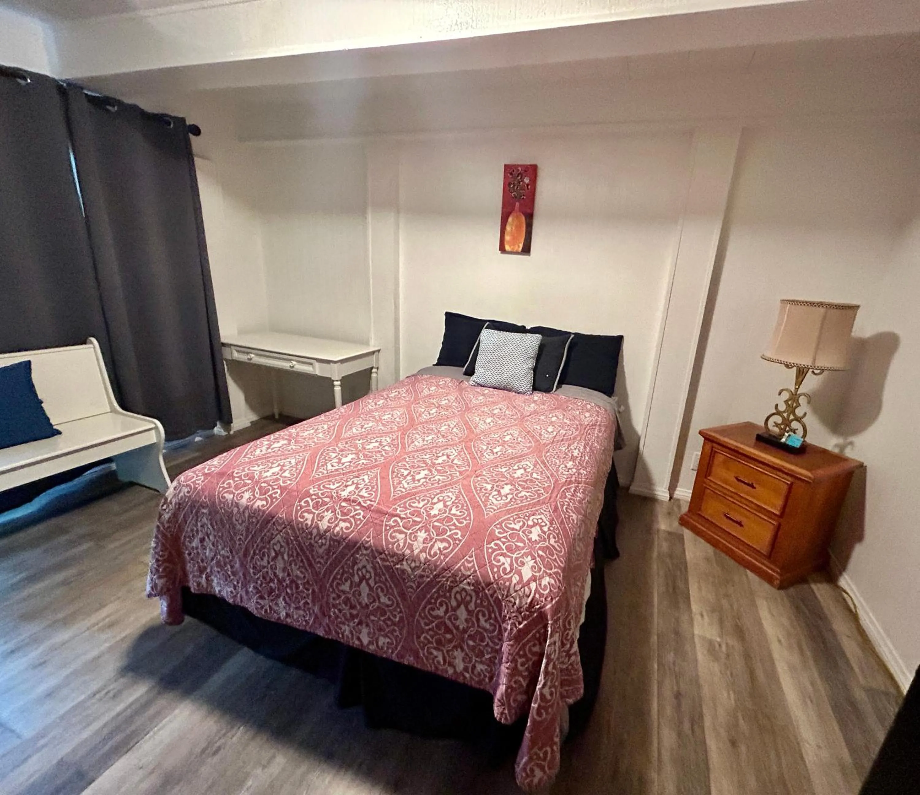 Bedroom, Bed in Oceana Boutique Hotel