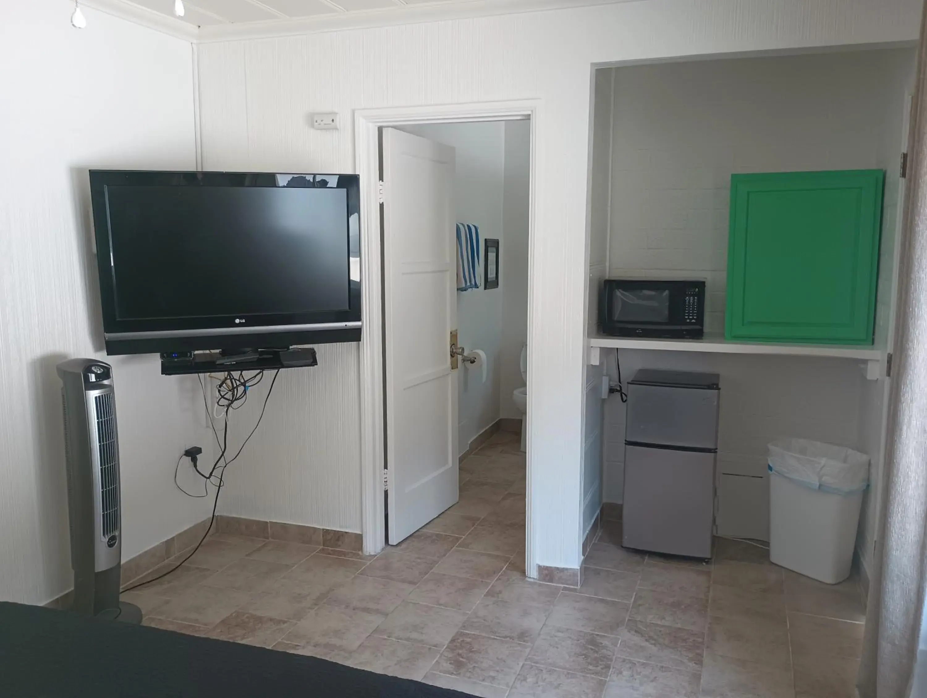 TV and multimedia in Oceana Boutique Hotel TV and multimedia in Oceana Boutique Hotel