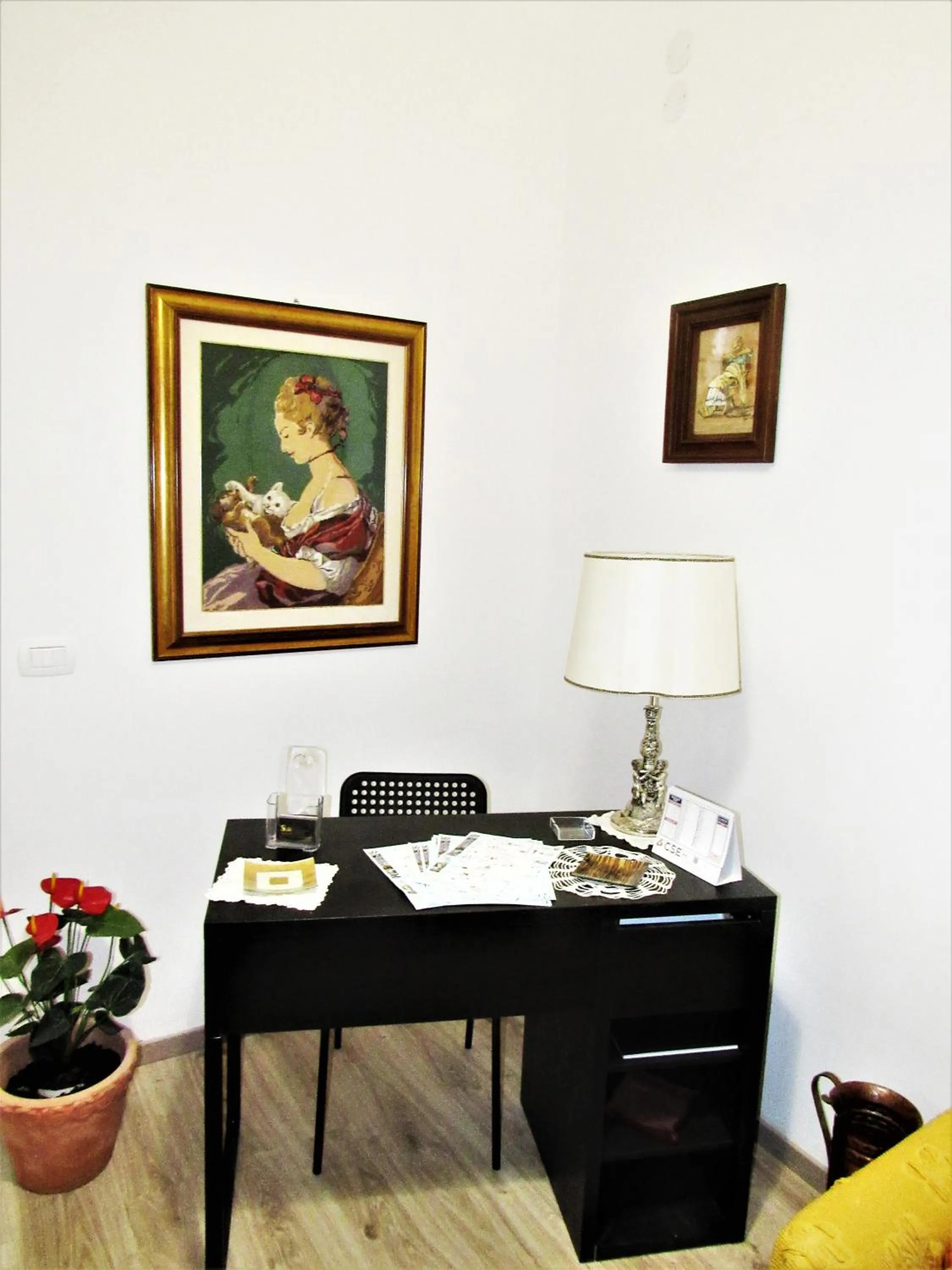 Decorative detail in B&B SALLY