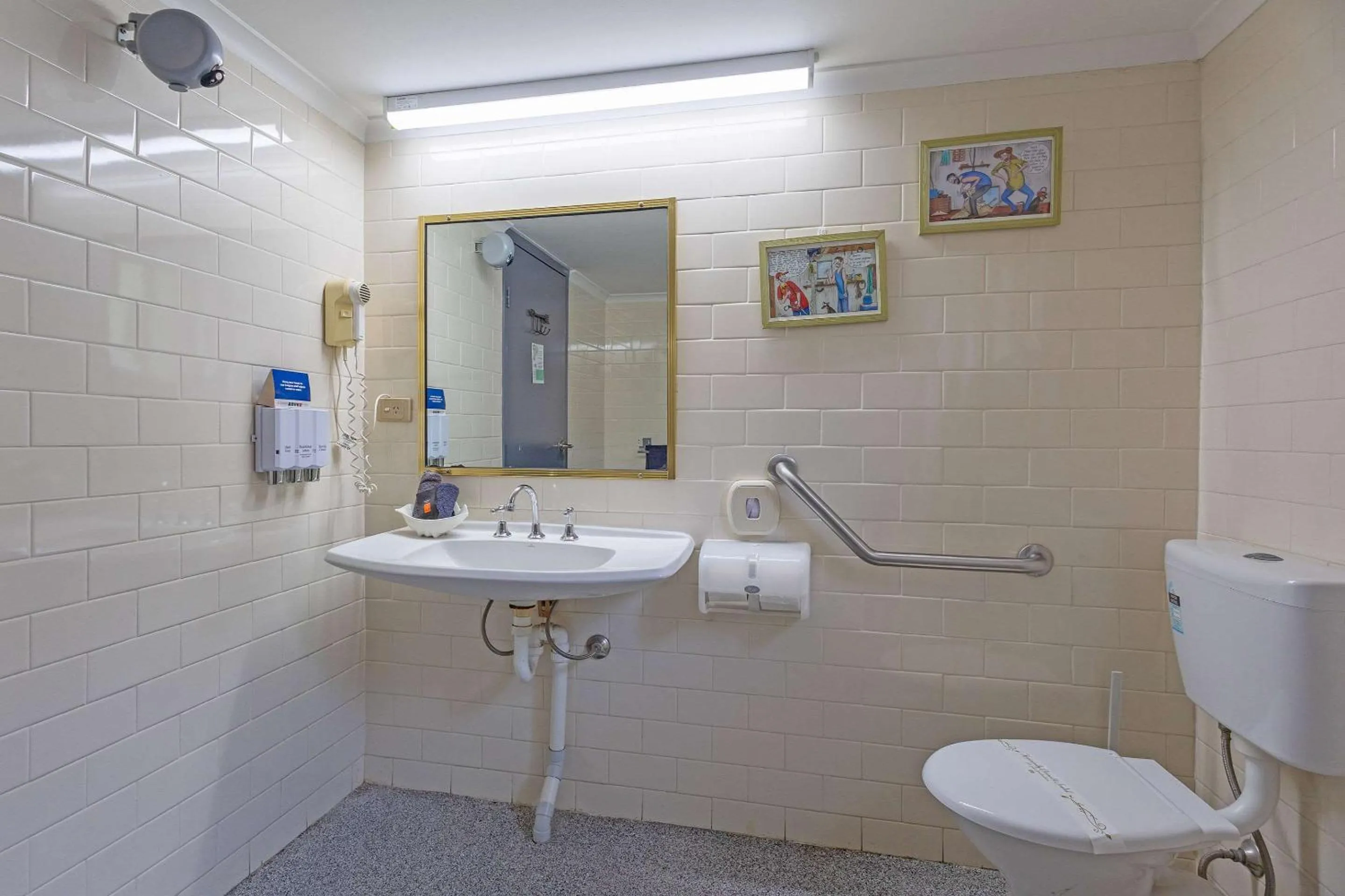 Bedroom in Shearing Shed Motor Inn