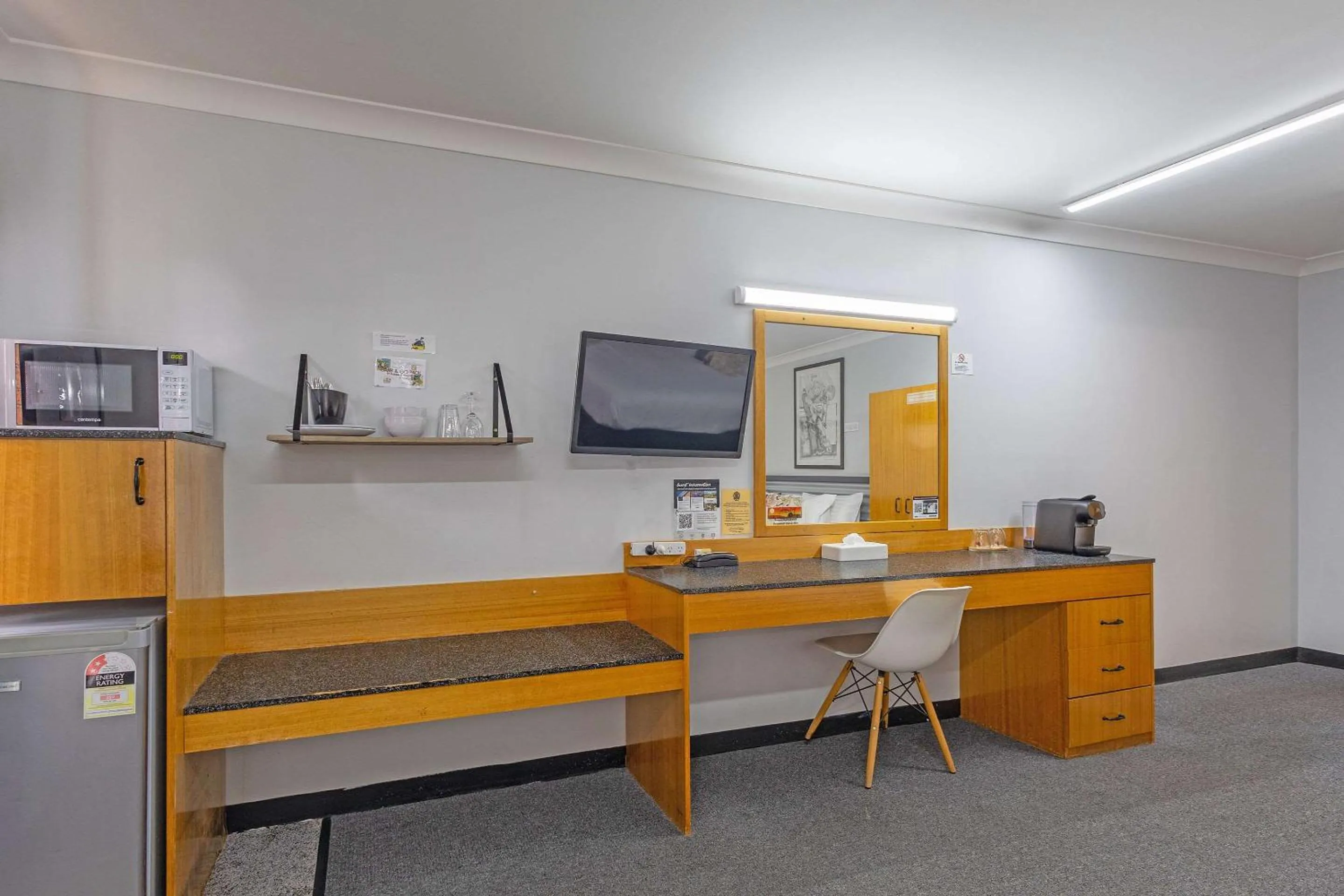 Bedroom in Shearing Shed Motor Inn