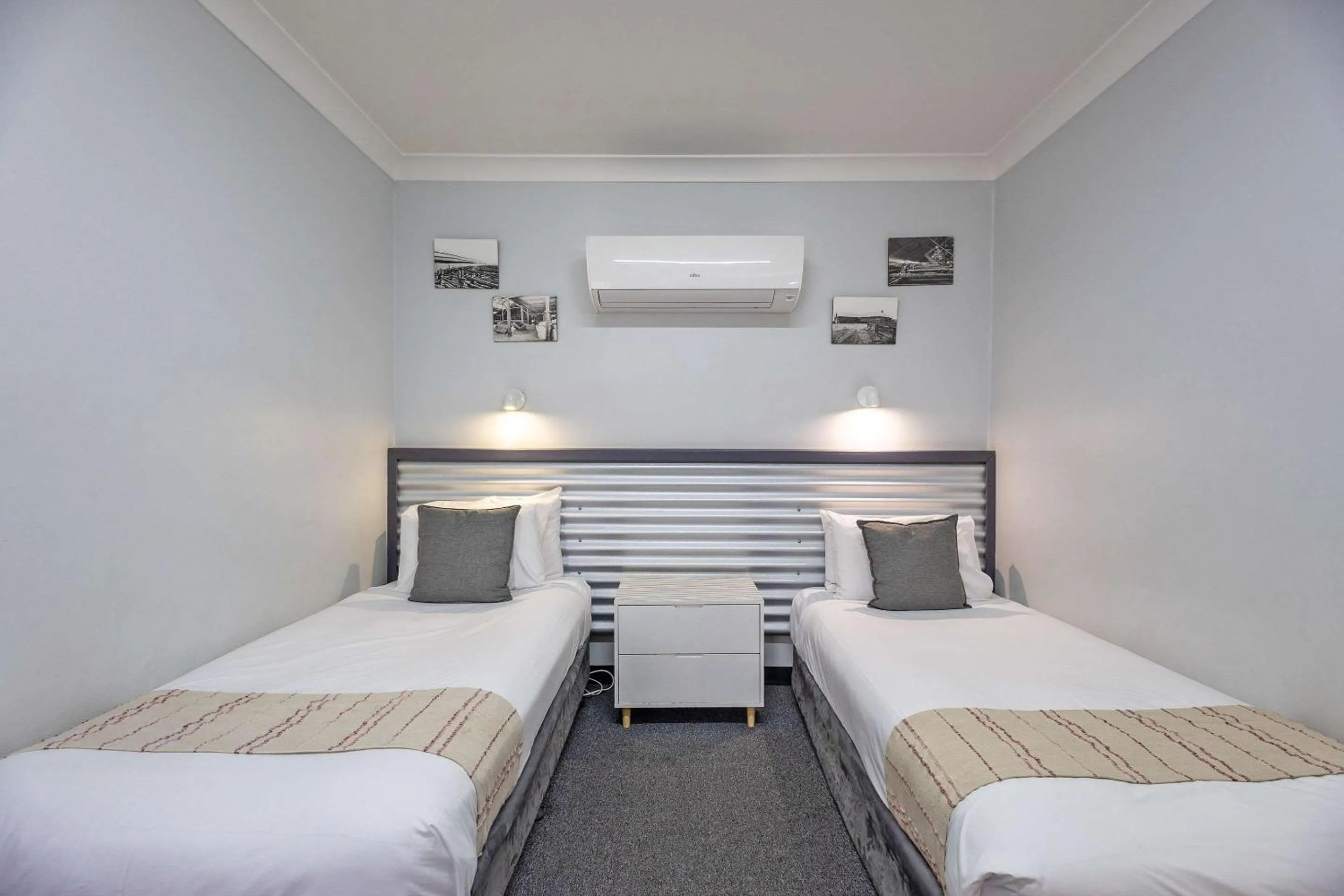 Bedroom, Bed in Shearing Shed Motor Inn