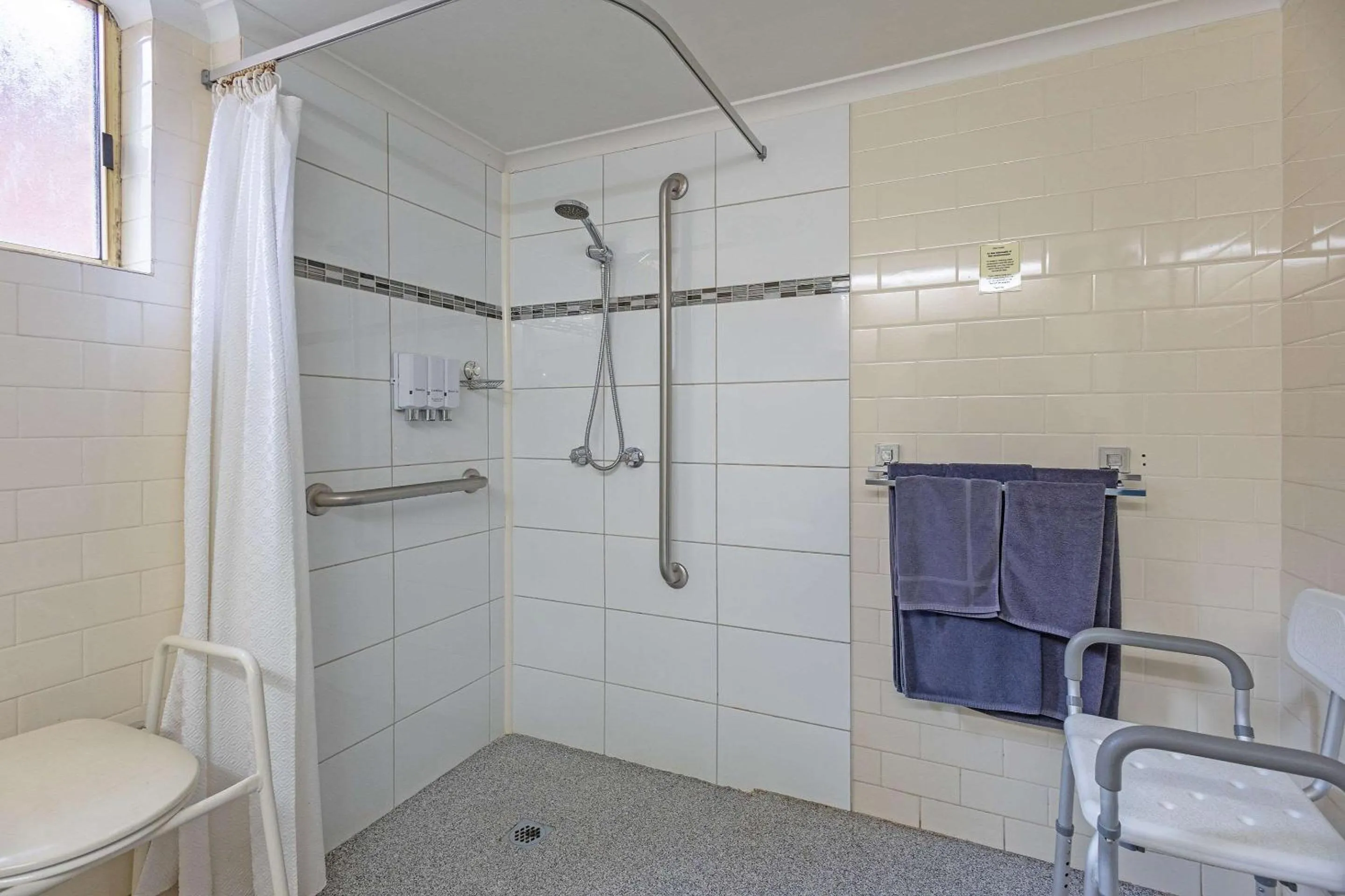 Bedroom in Shearing Shed Motor Inn
