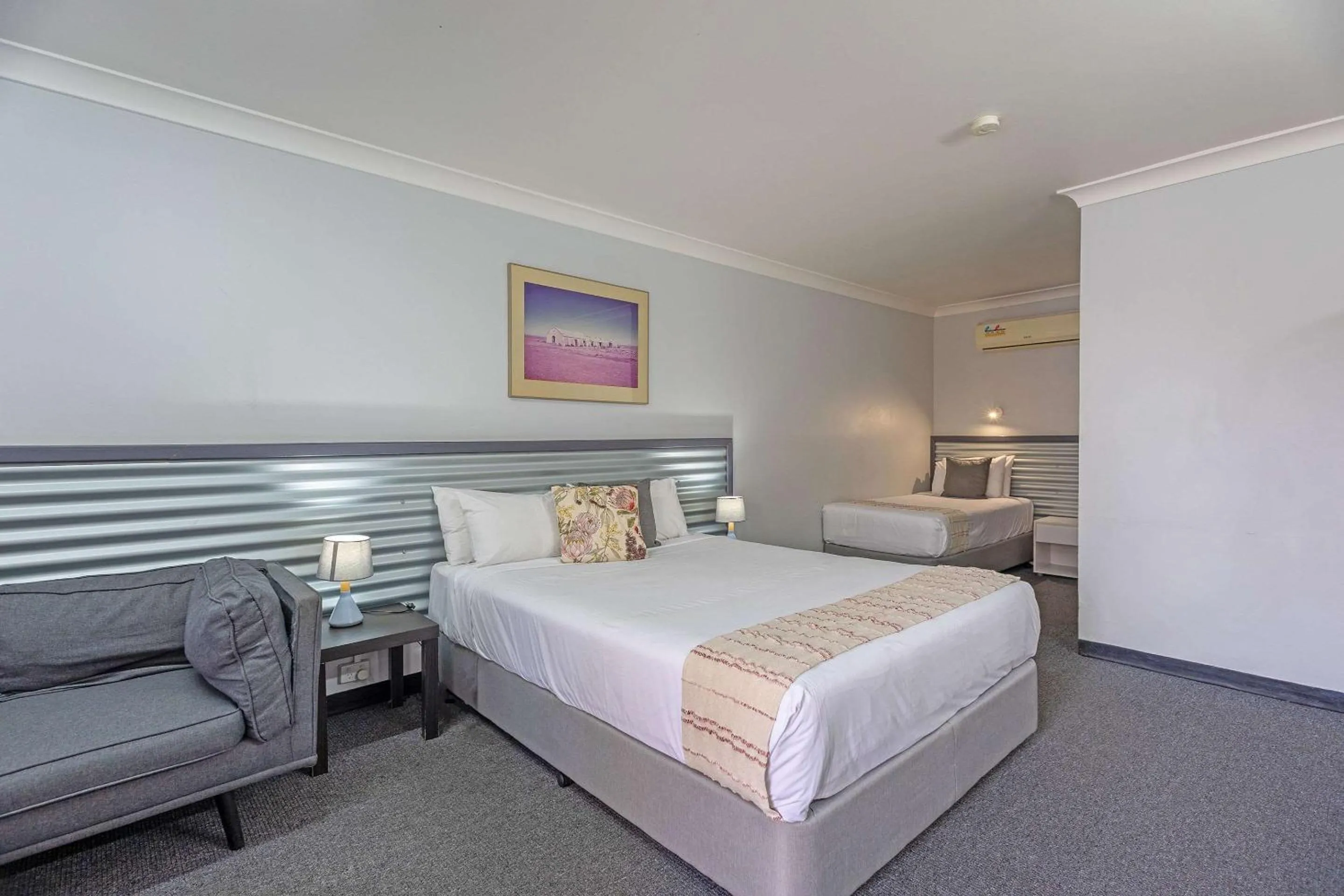 Bedroom, Bed in Shearing Shed Motor Inn