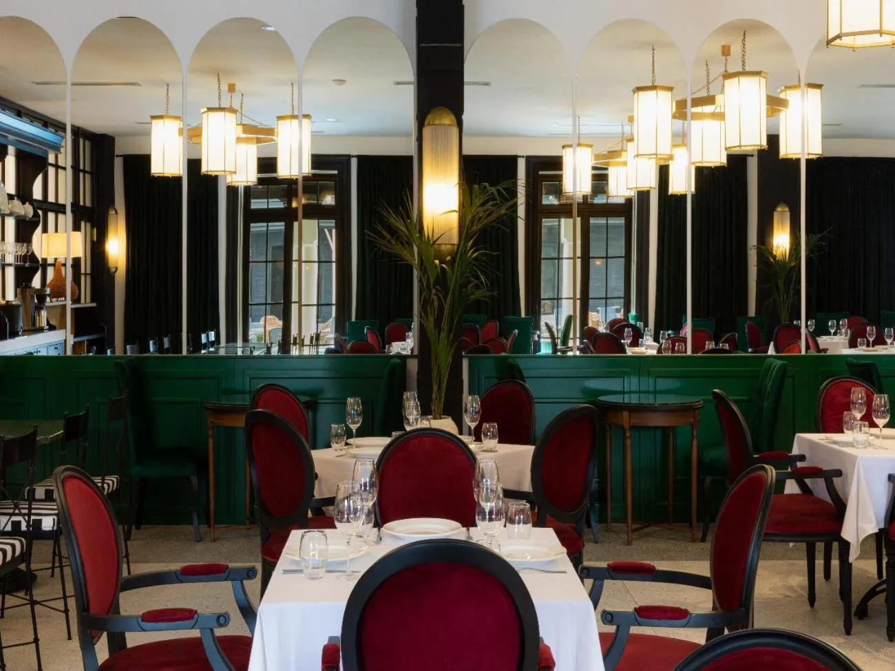 Restaurant/places to eat in Esquisse Design Hotel