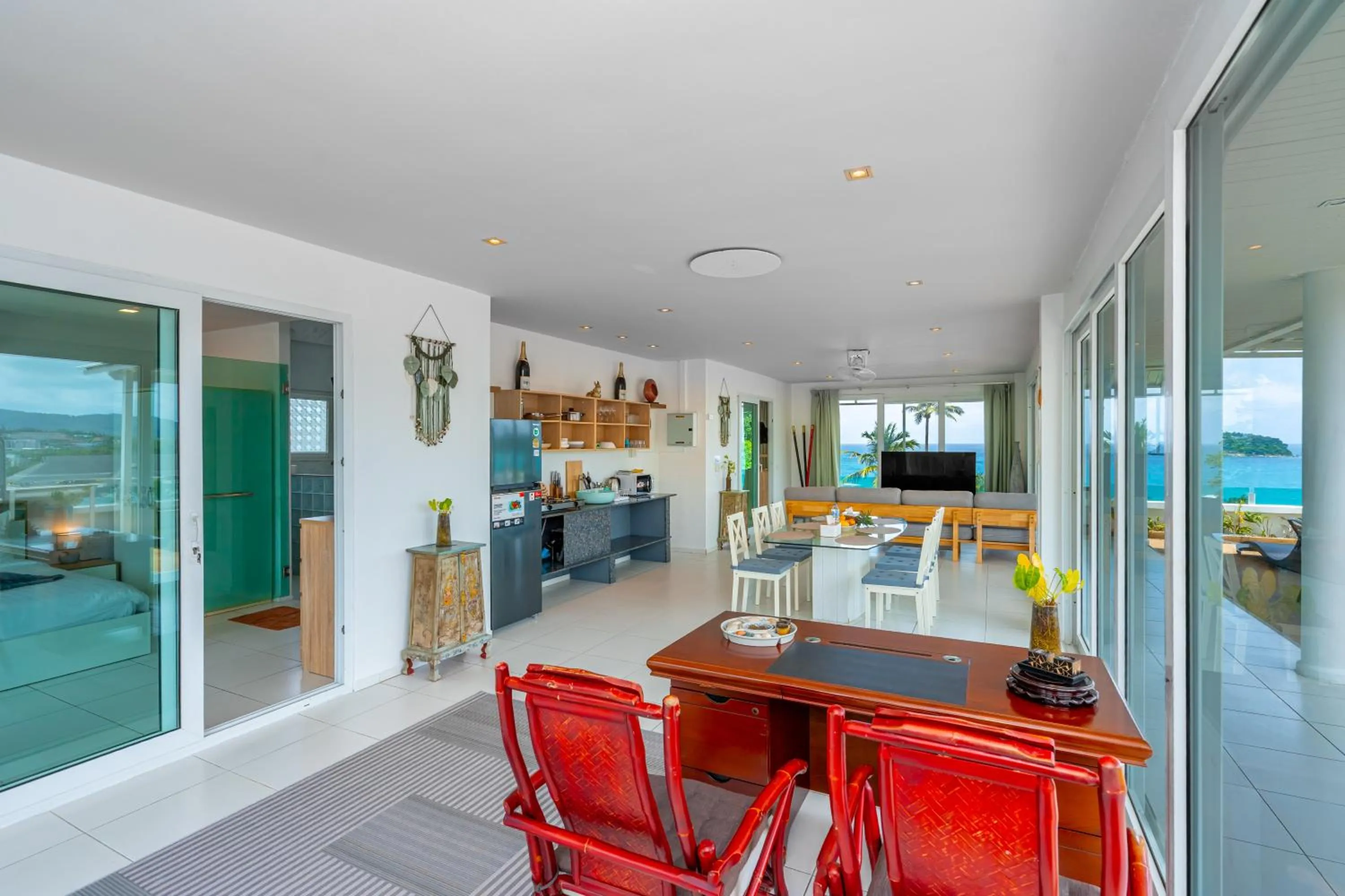 Dining area in Kata Hill Sea View Hotel