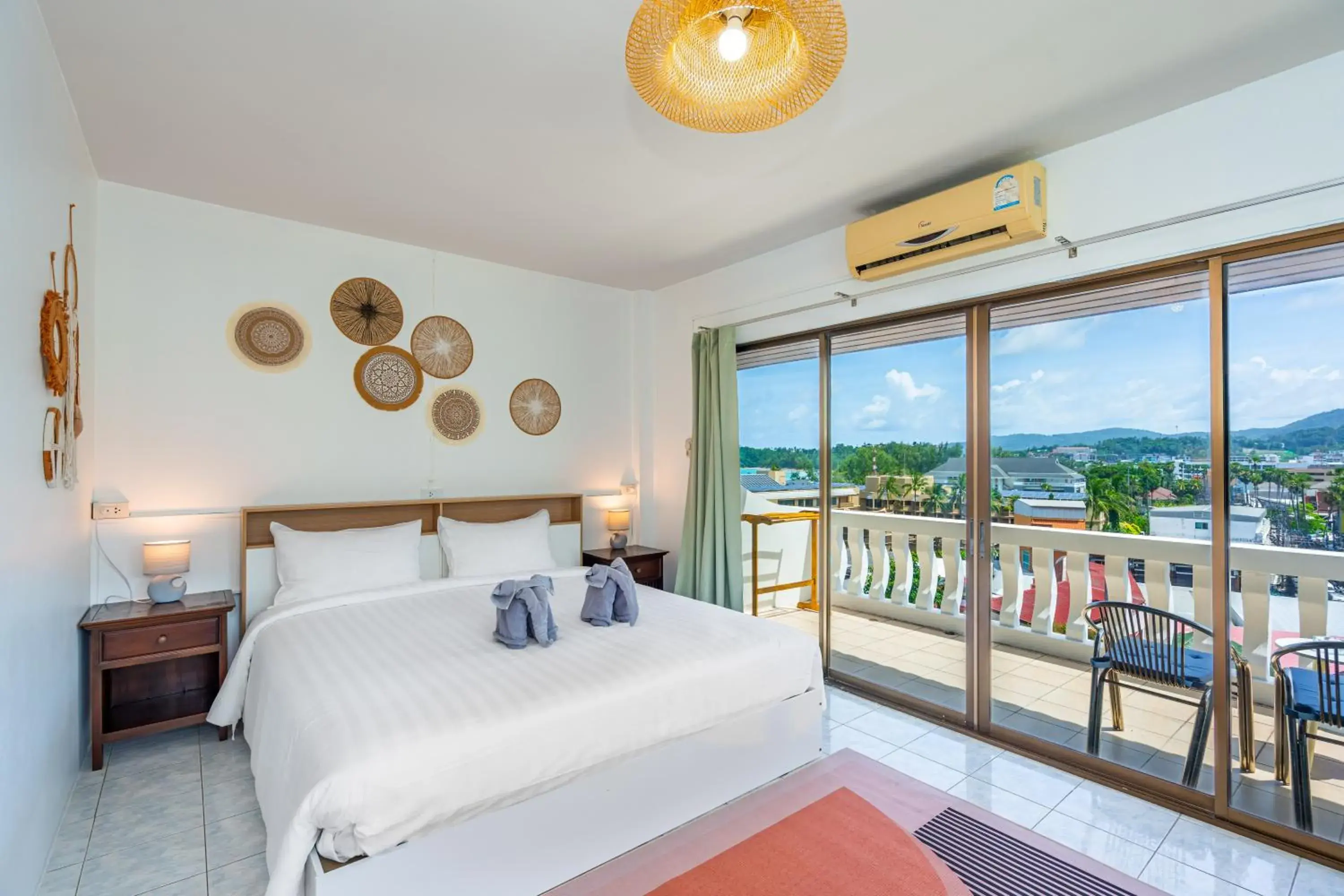 Bed in Kata Hill Sea View Hotel Bed in Kata Hill Sea View Hotel