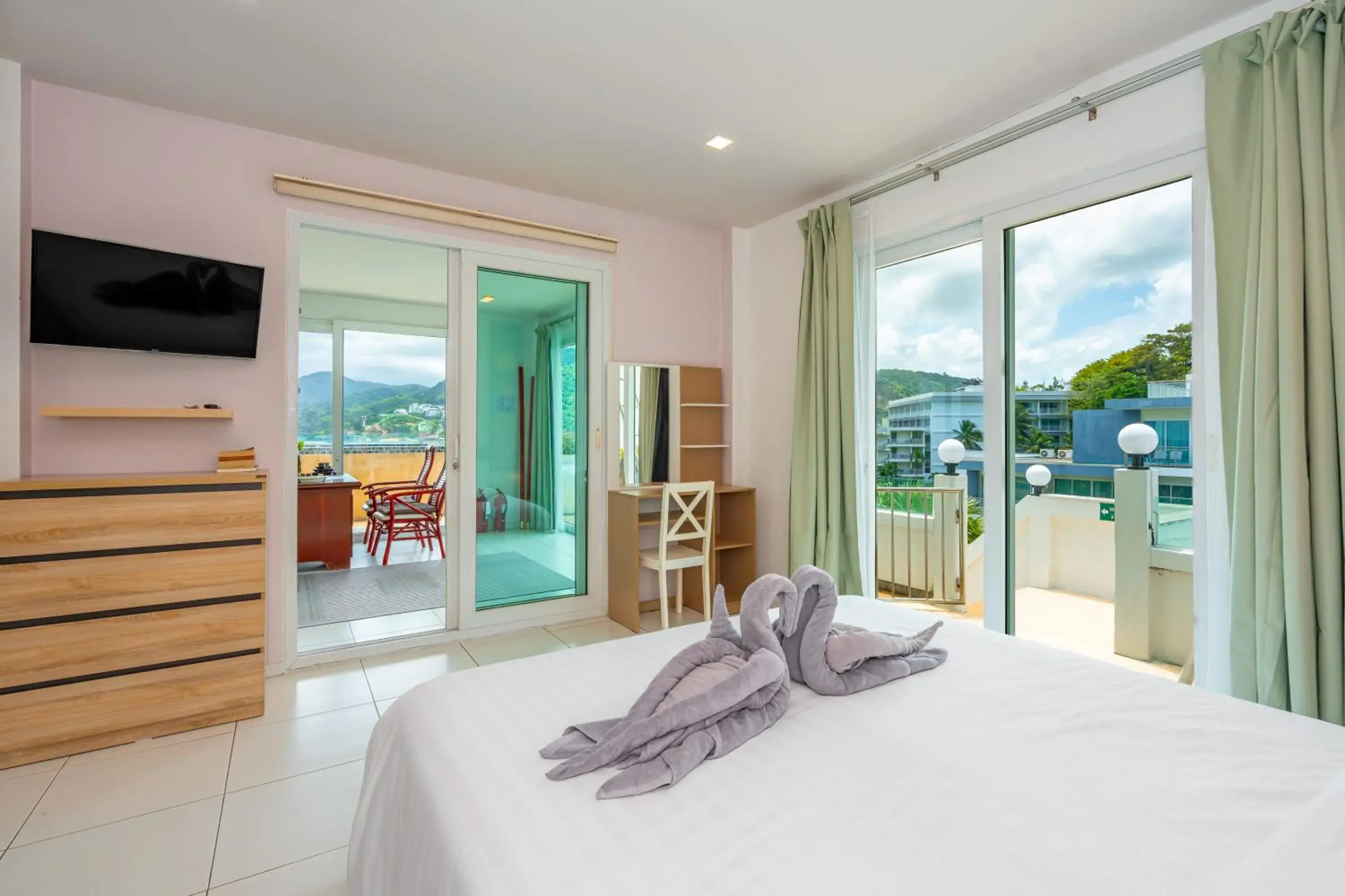 Bedroom, Bed in Kata Hill Sea View Hotel Bedroom, Bed in Kata Hill Sea View Hotel