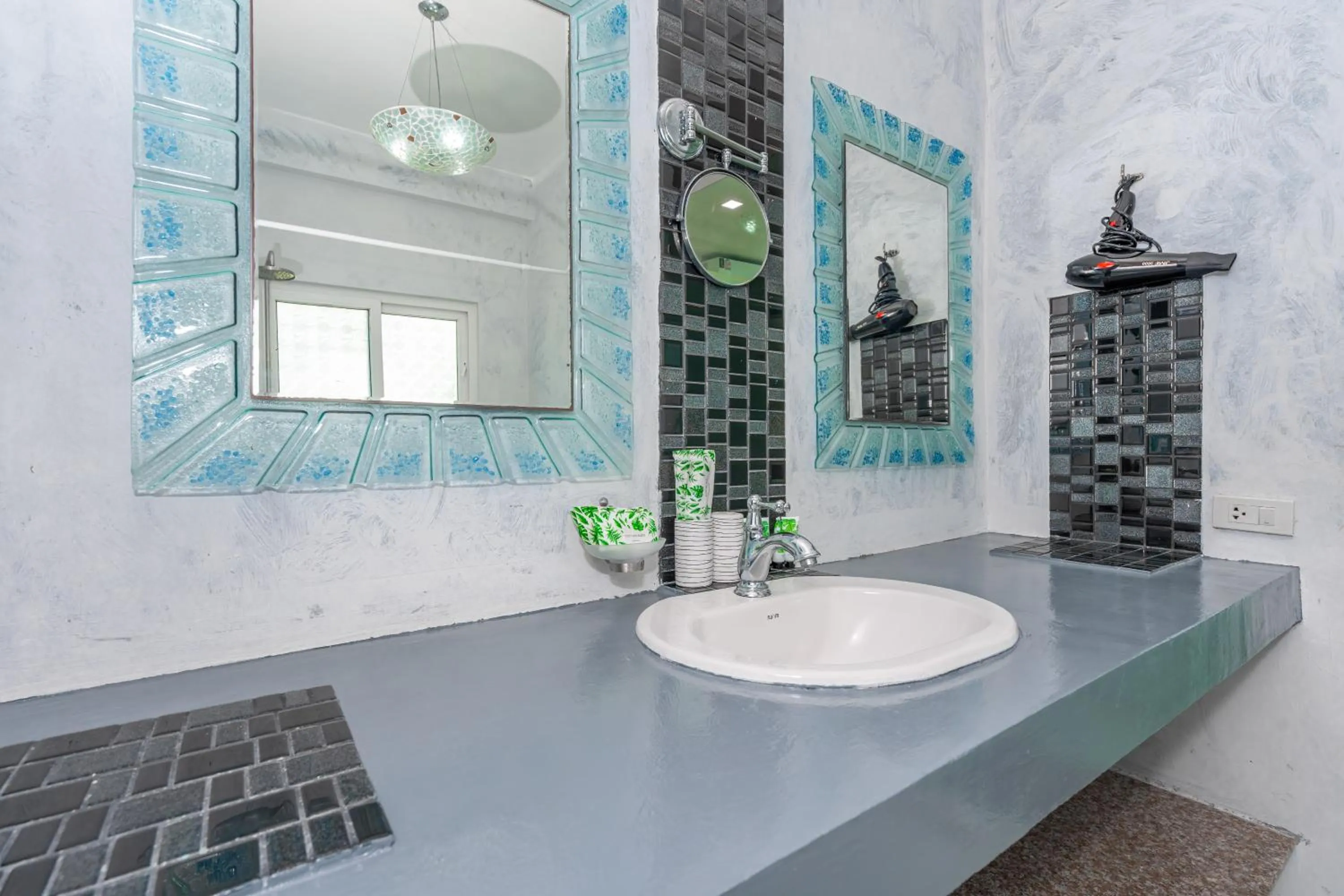 Bathroom in Kata Hill Sea View Hotel