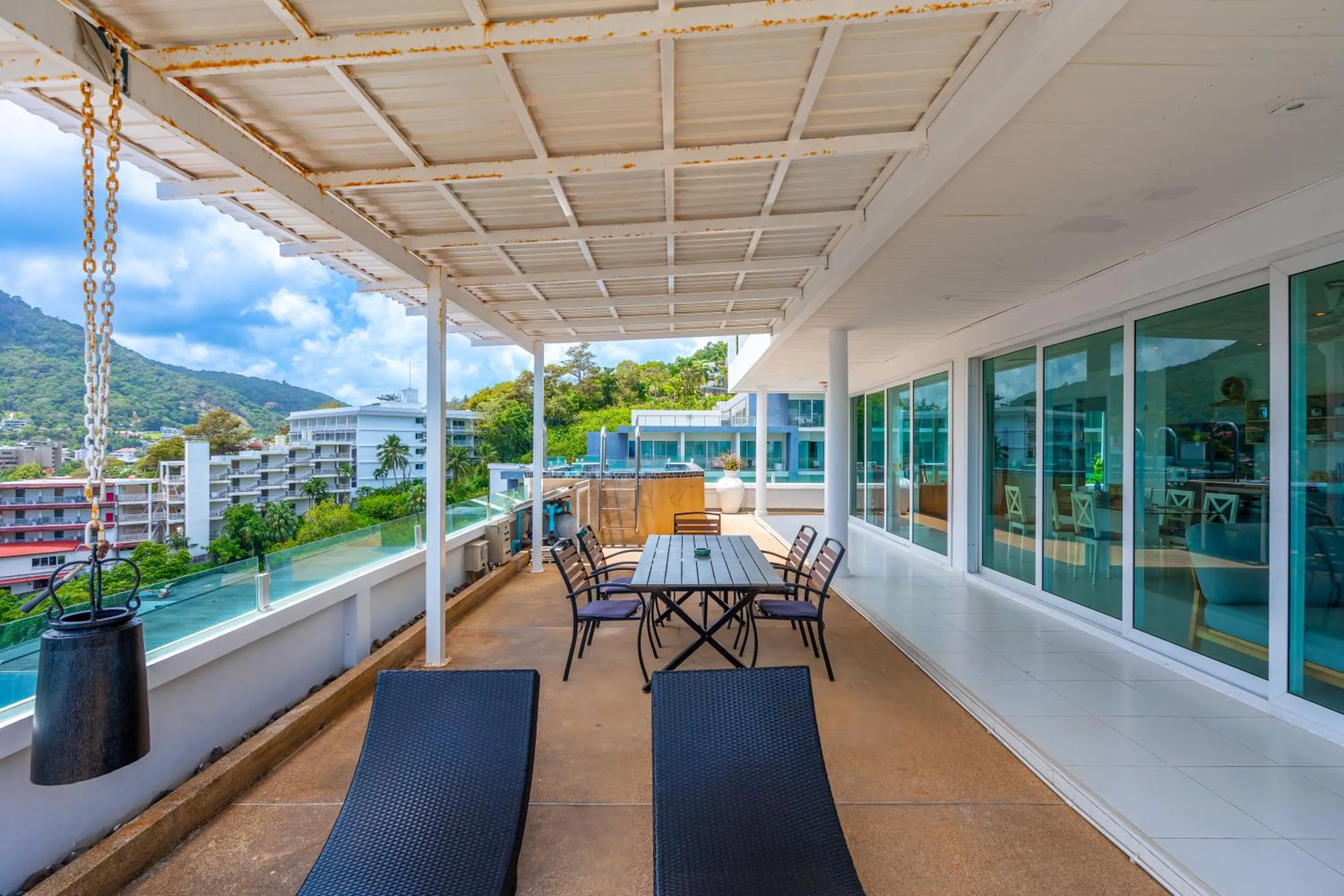 Seating area in Kata Hill Sea View Hotel