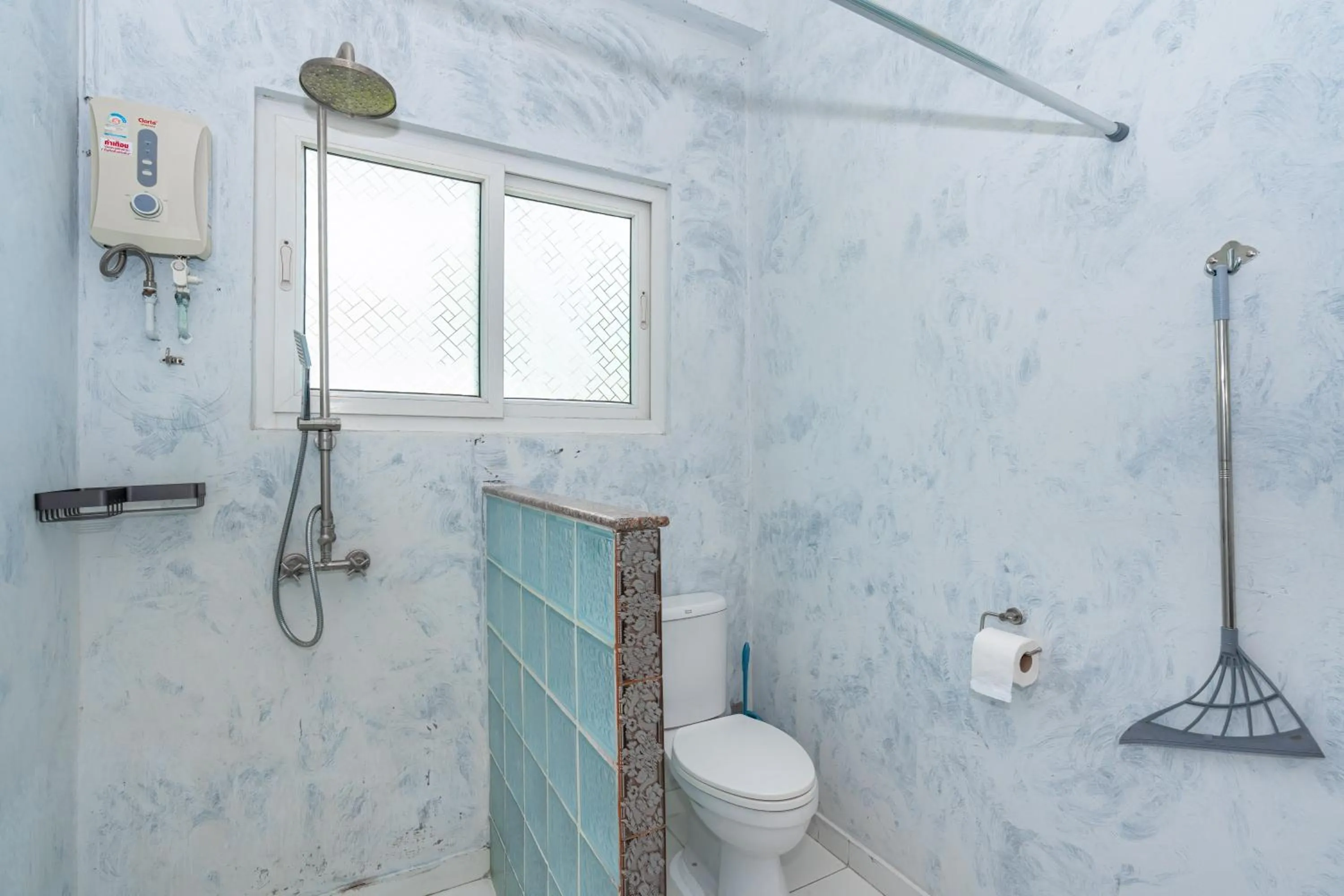 Bathroom in Kata Hill Sea View Hotel