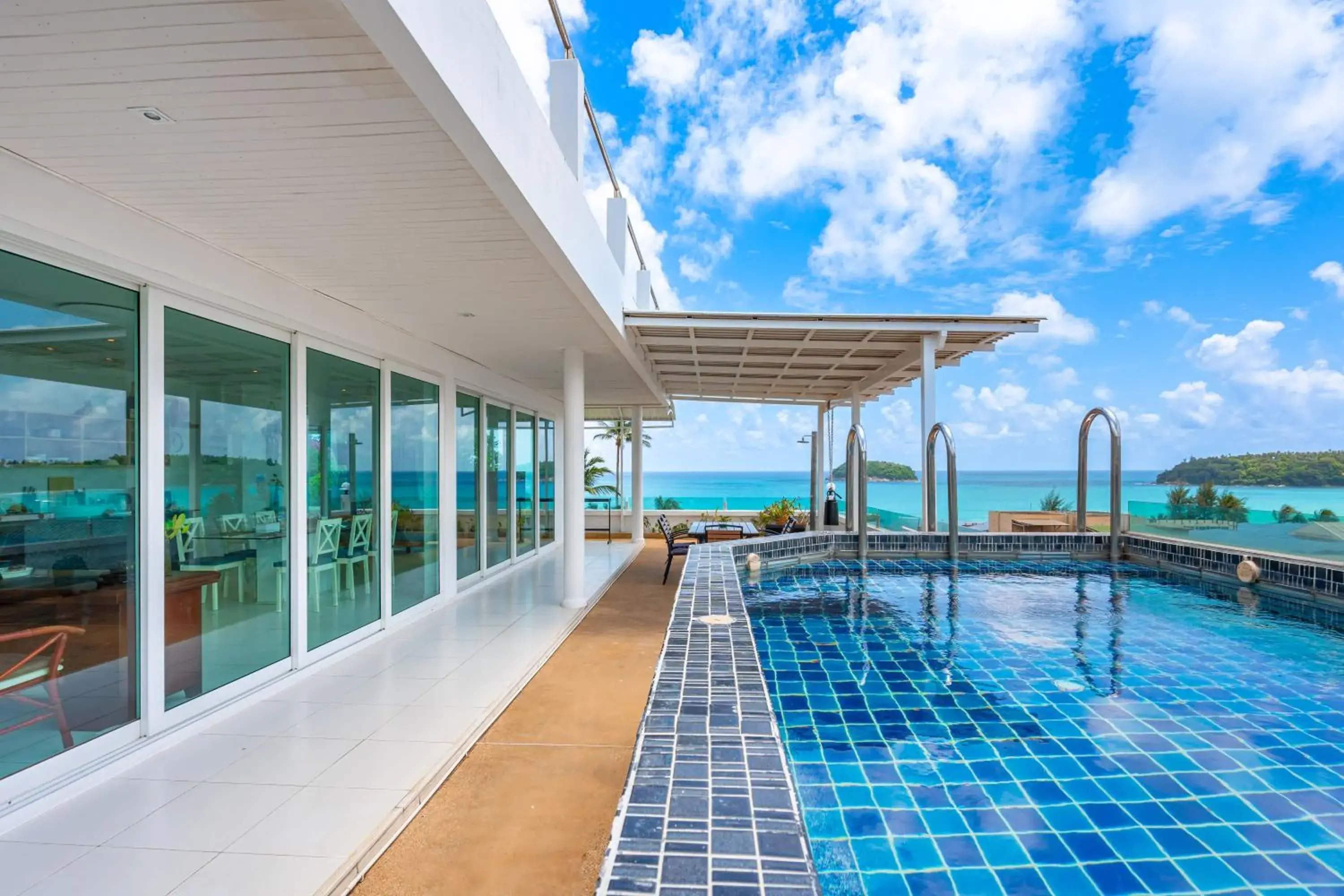 Swimming pool in Kata Hill Sea View Hotel Swimming pool in Kata Hill Sea View Hotel