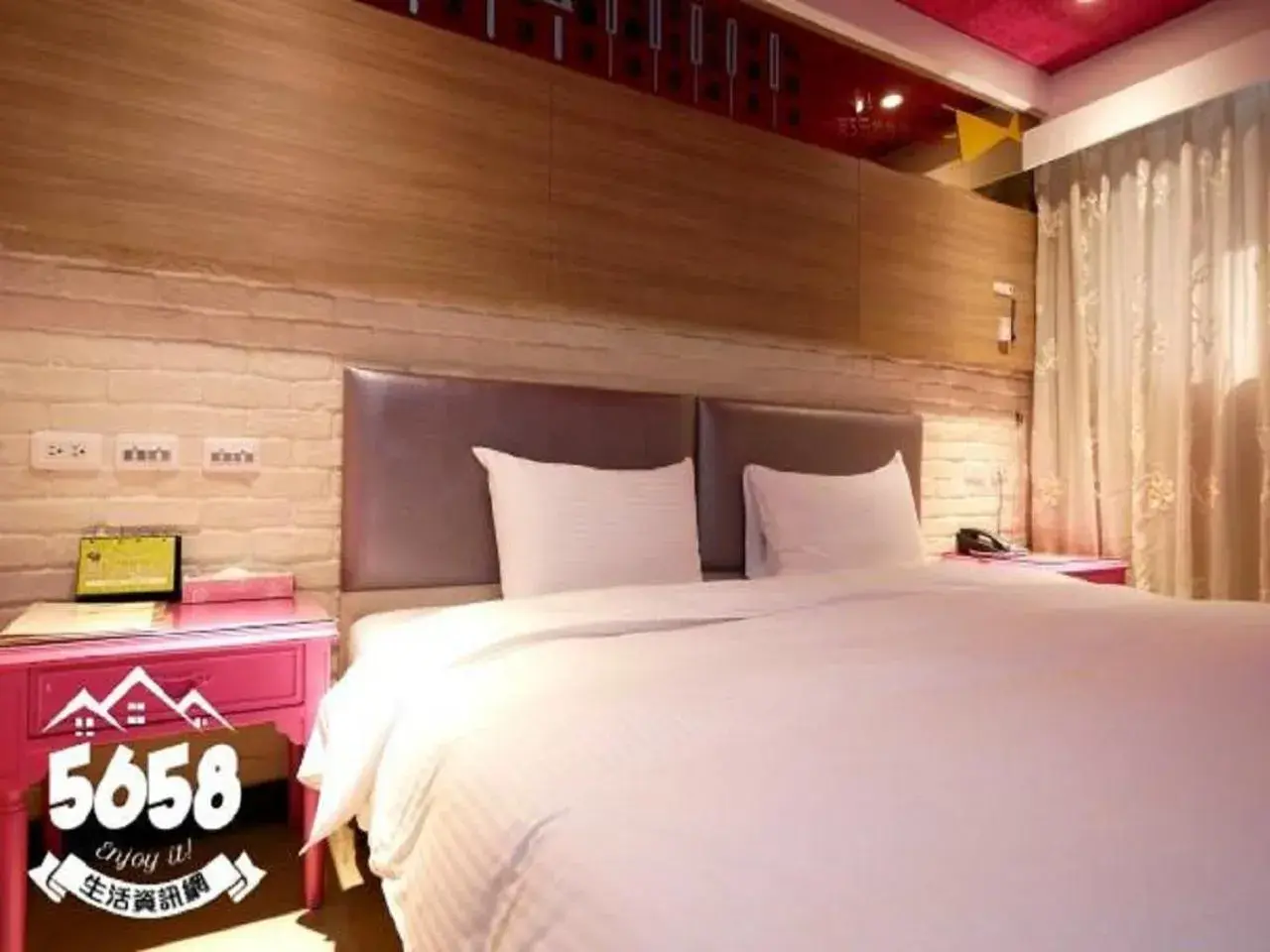 Bed in R8 Eco Hotel