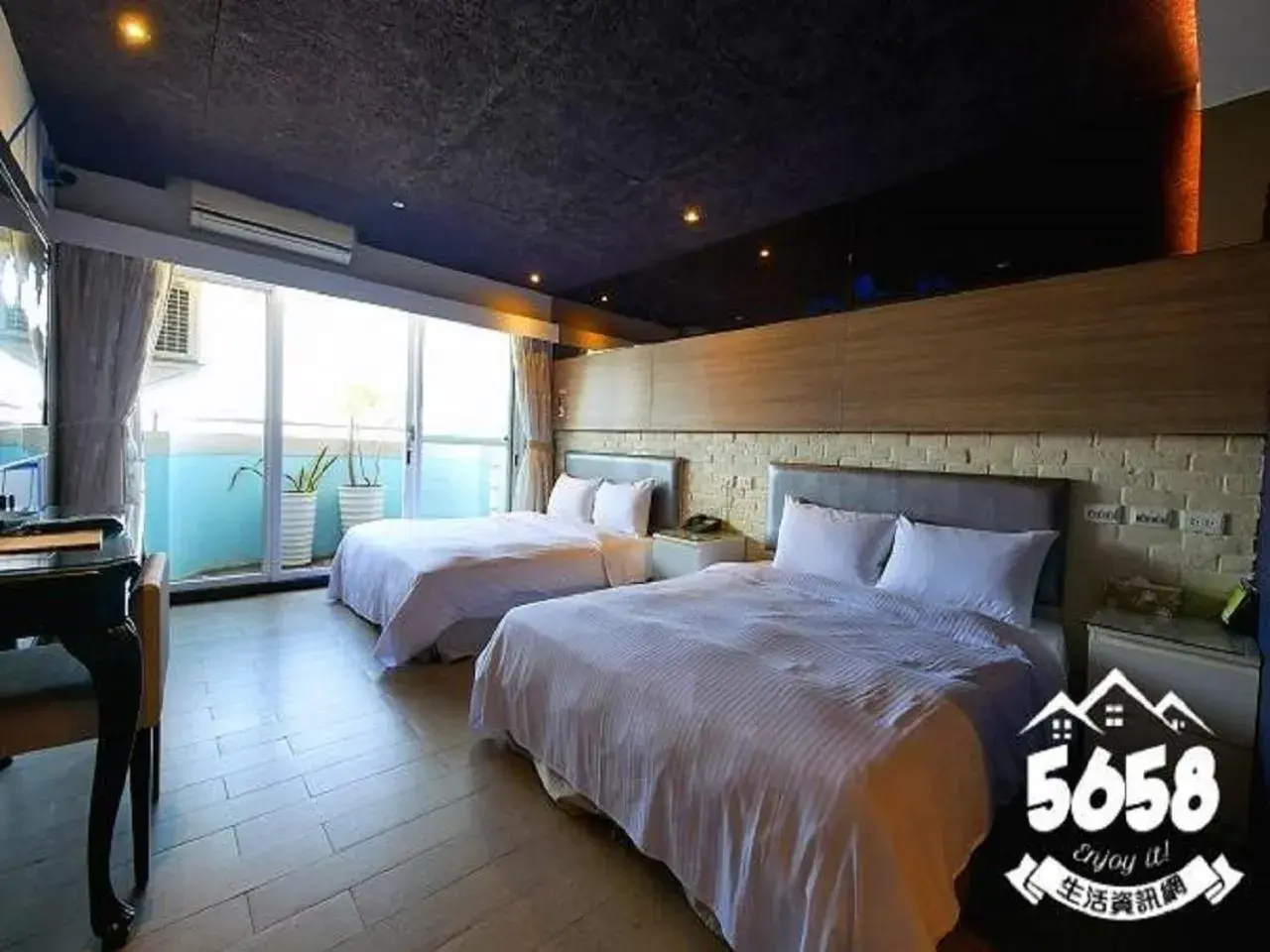 Bed in R8 Eco Hotel