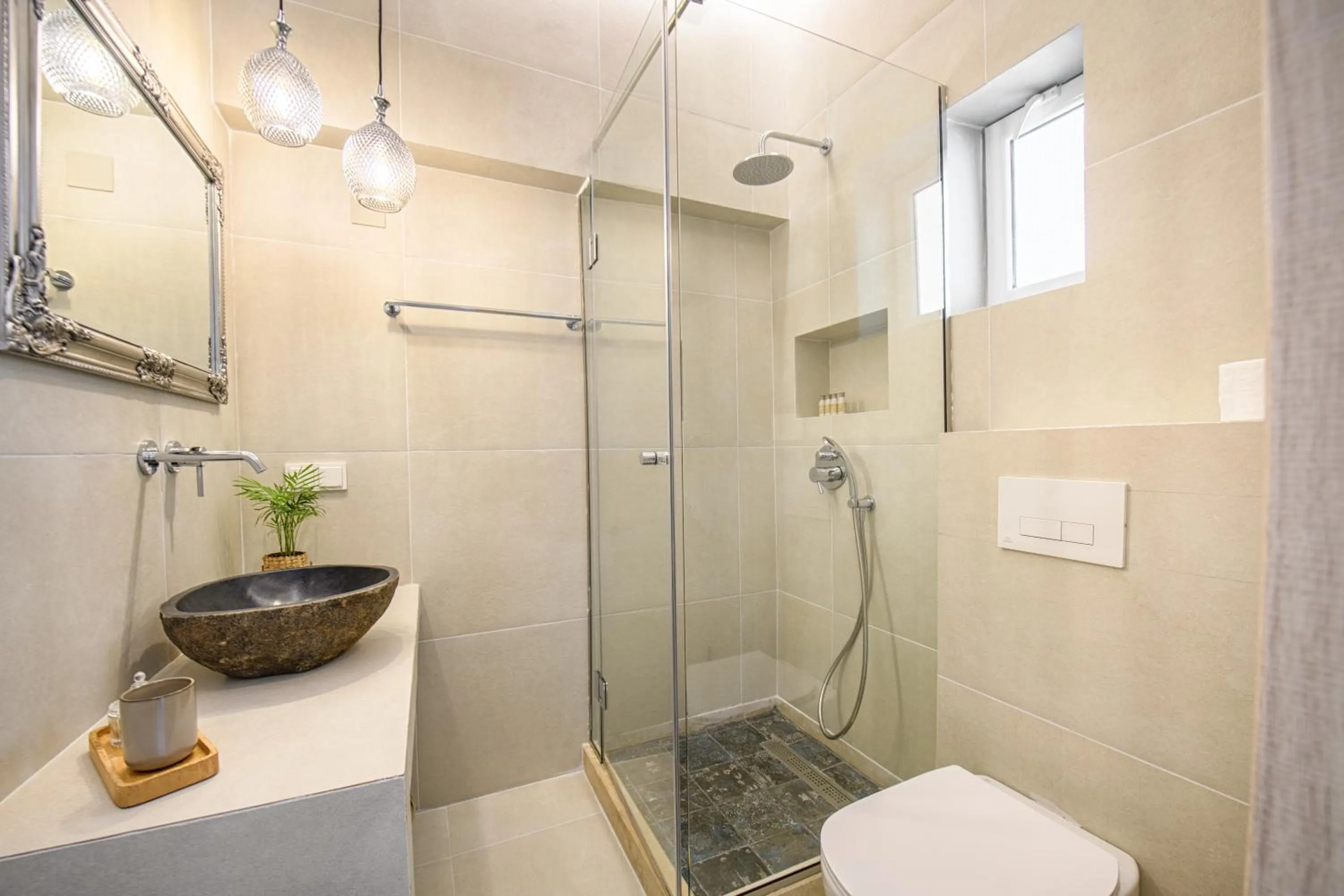 Shower in Delfini Resort