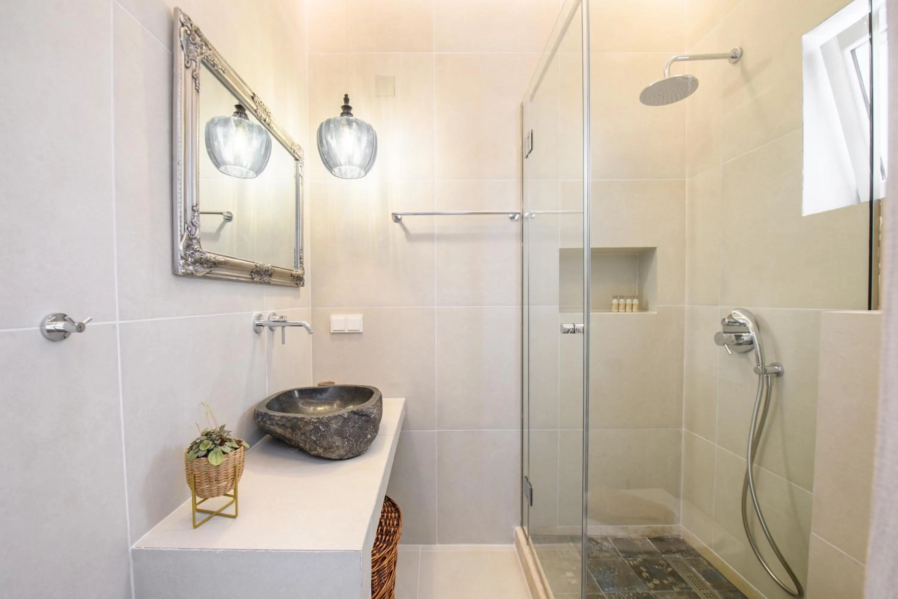 Shower in Delfini Resort