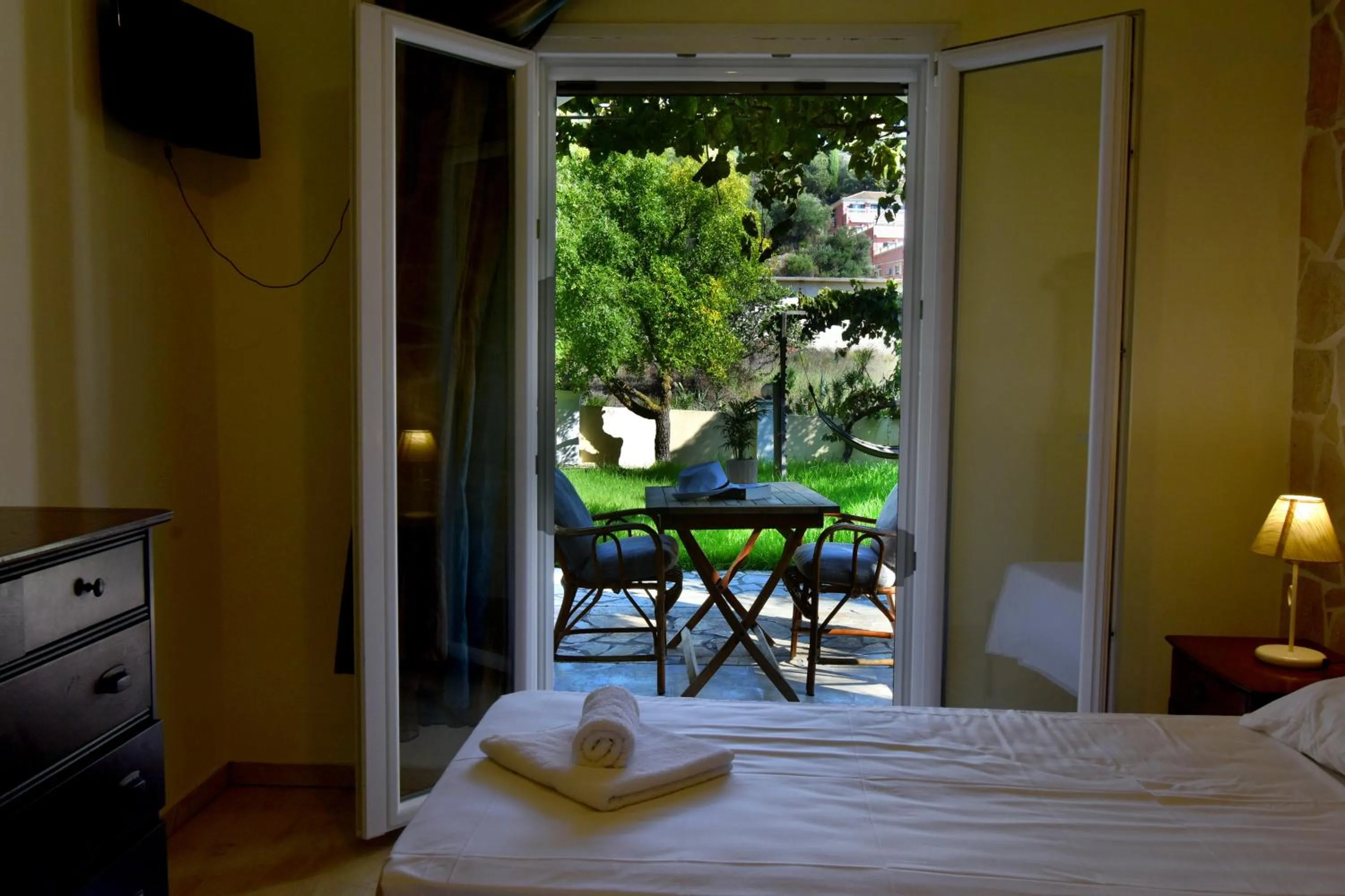 Balcony/Terrace, Bed in Delfini Resort