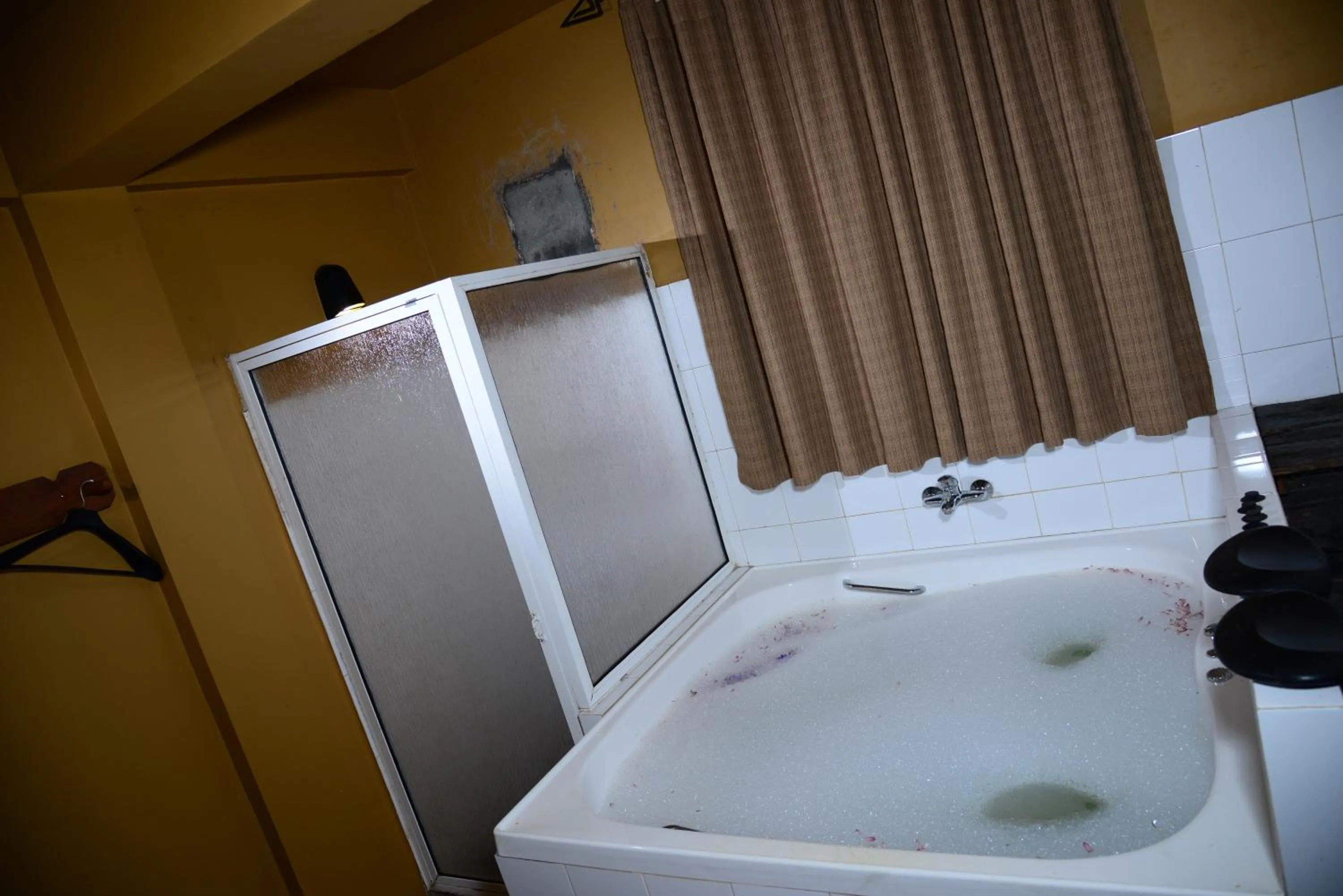 Hot Spring Bath in The Royal Mall