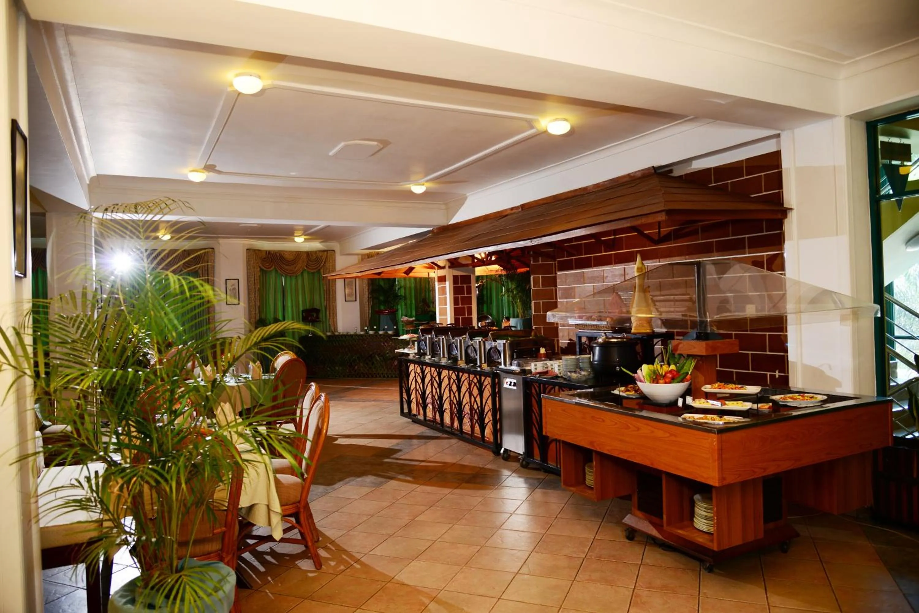 Restaurant/places to eat in The Royal Mall