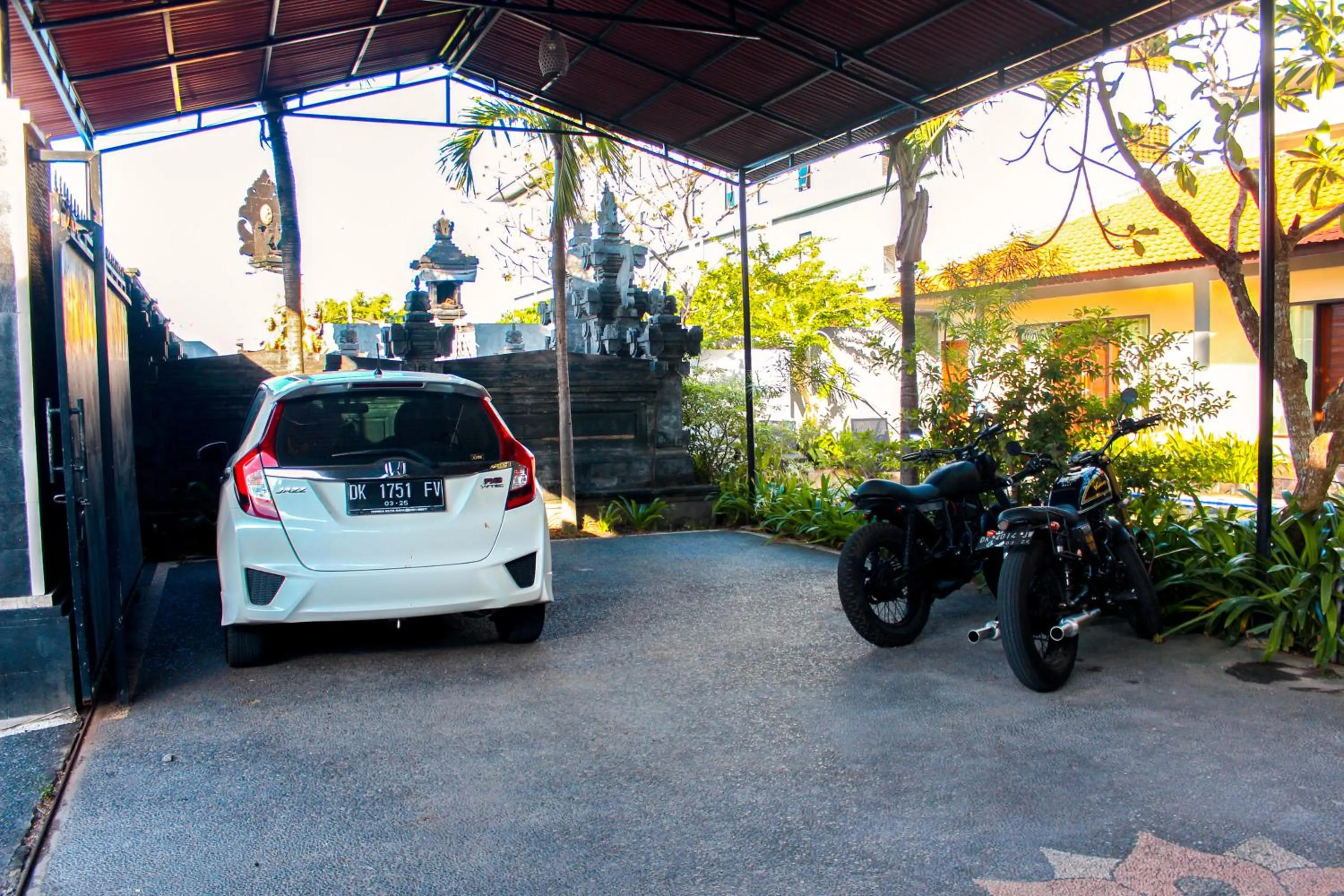 Parking in Putu Guest House 2