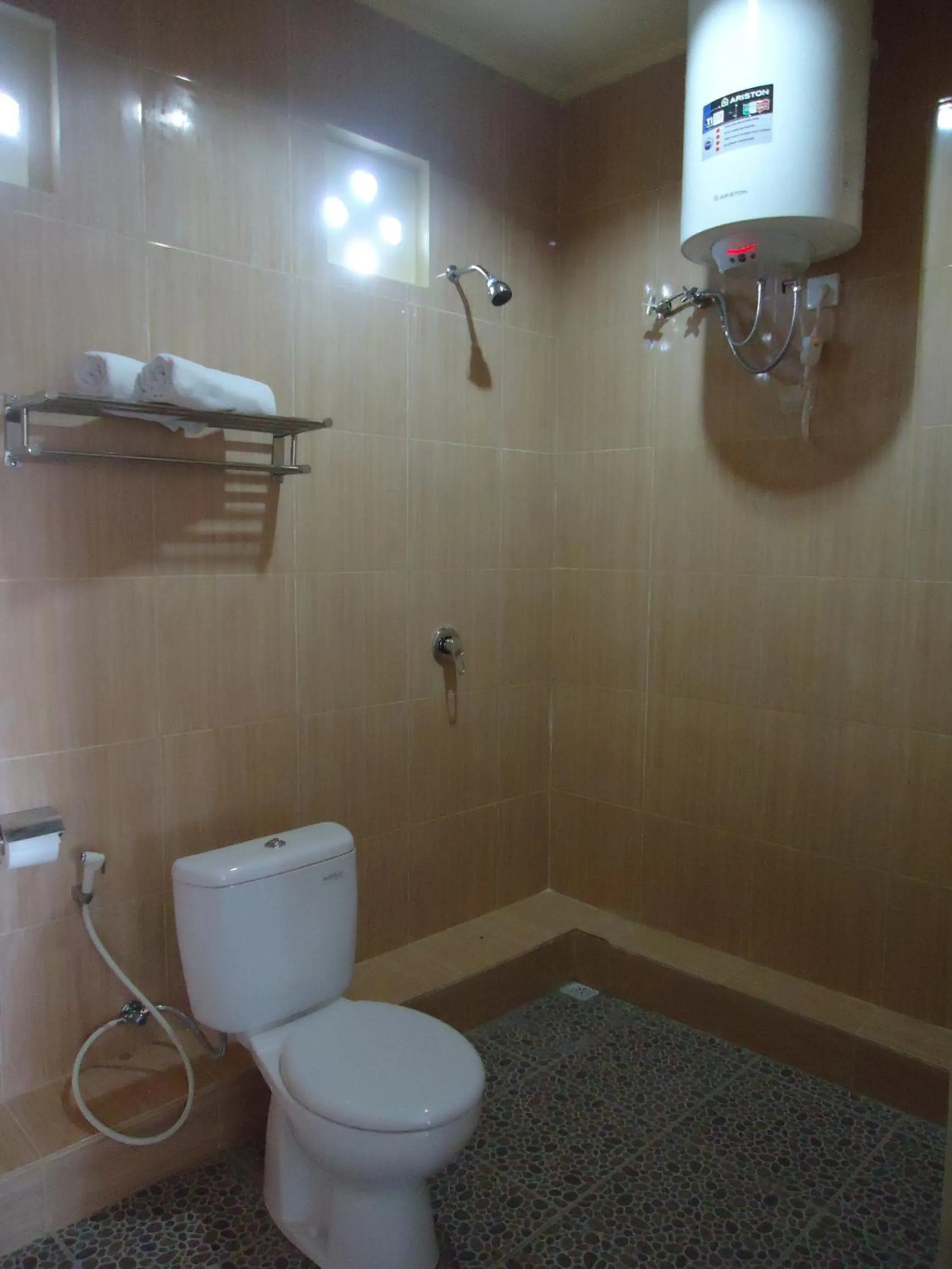 Bathroom in Putu Guest House 2