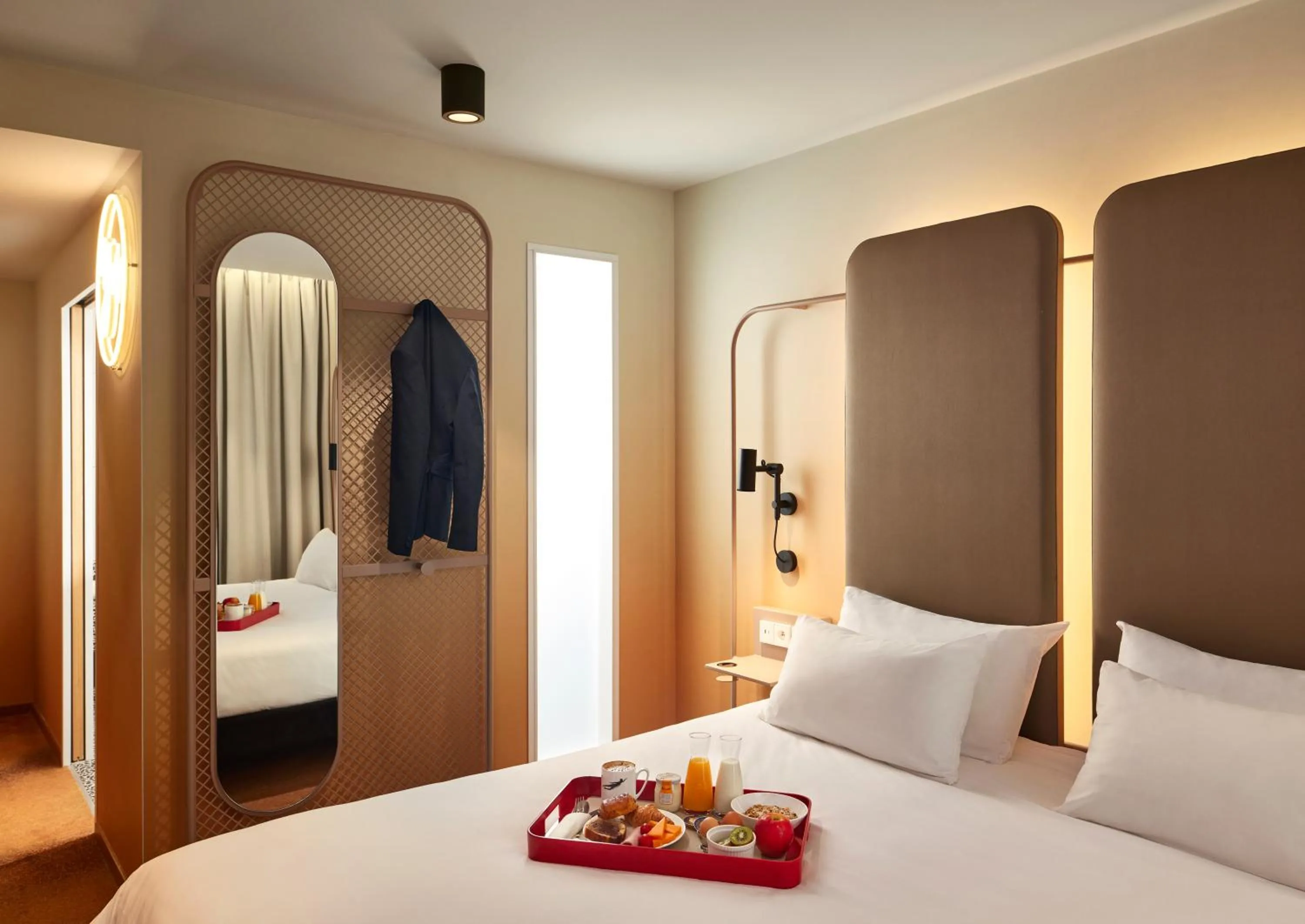 Bed in You Hotel Deauville - Handwritten Collection