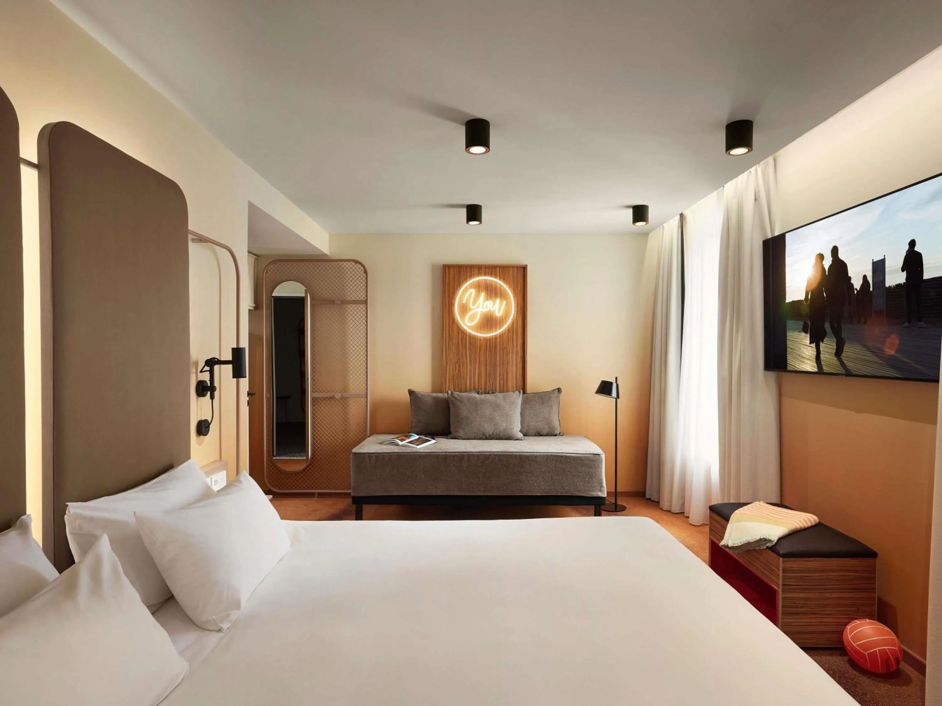 Bedroom, Bed in You Hotel Deauville - Handwritten Collection