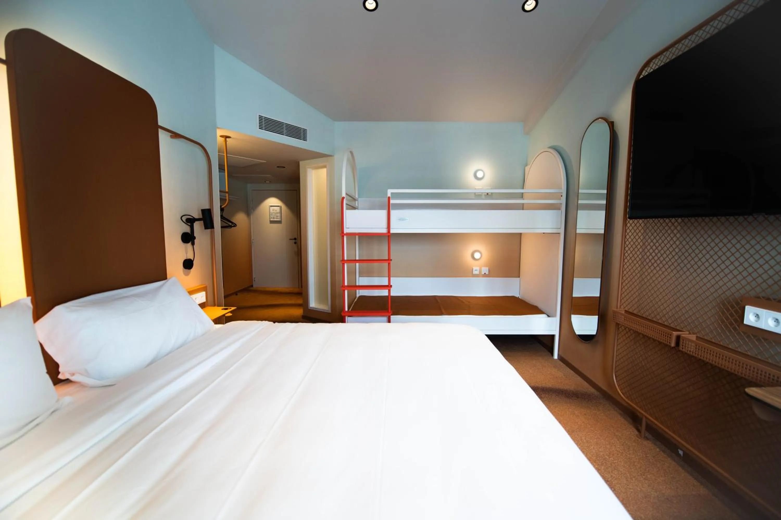 Bedroom, Bed in You Hotel Deauville - Handwritten Collection