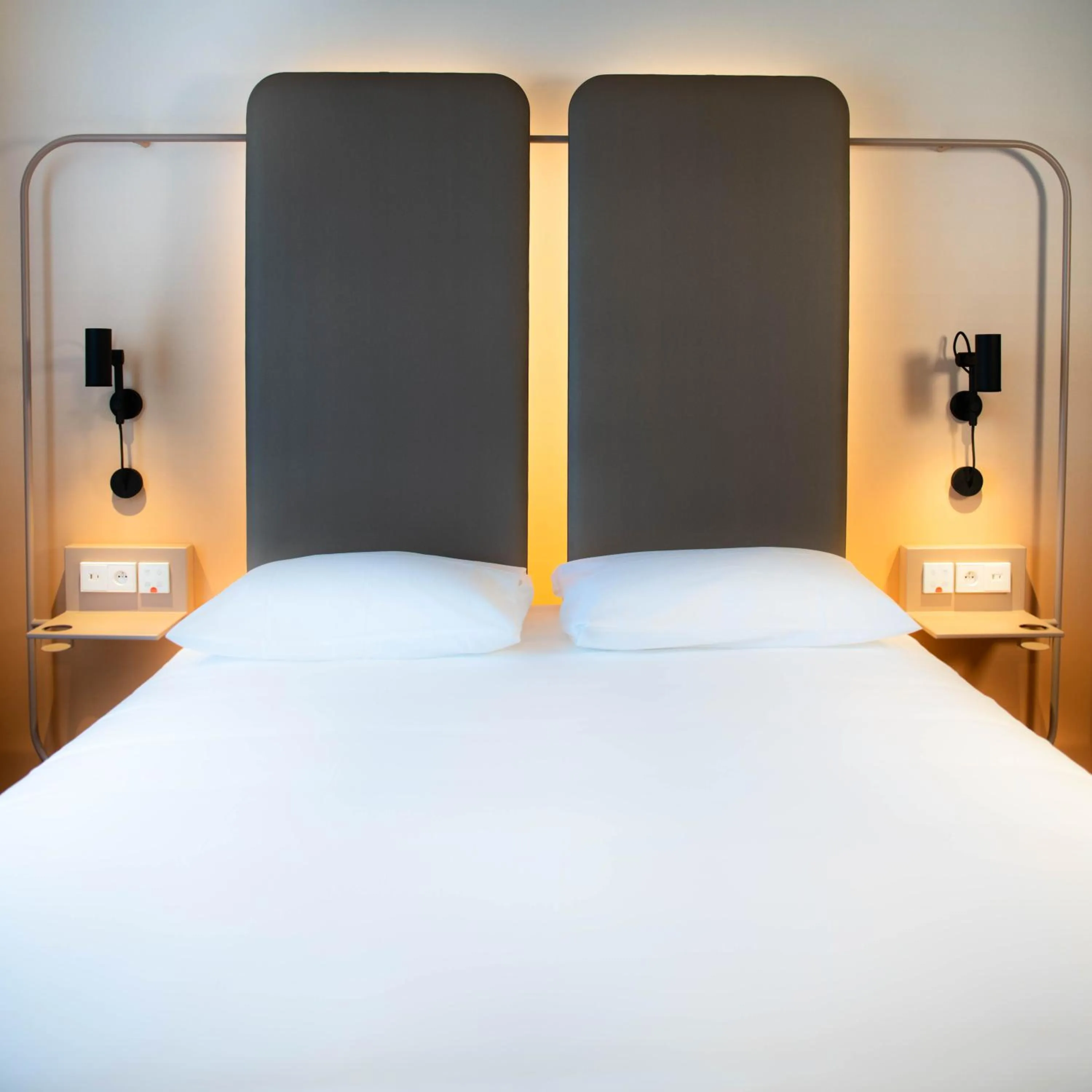 Bed in You Hotel Deauville - Handwritten Collection