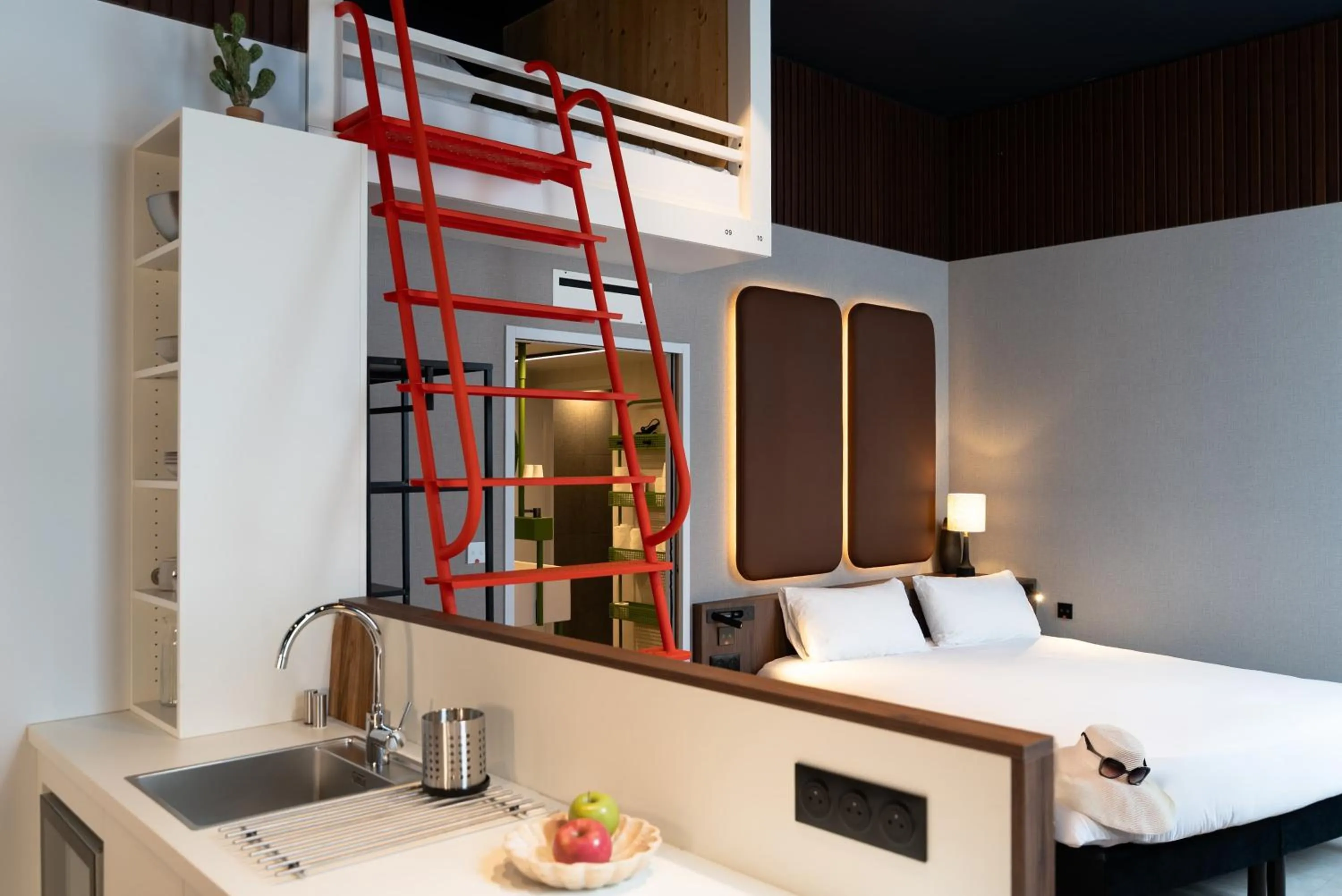 Bed in You Hotel Deauville - Handwritten Collection