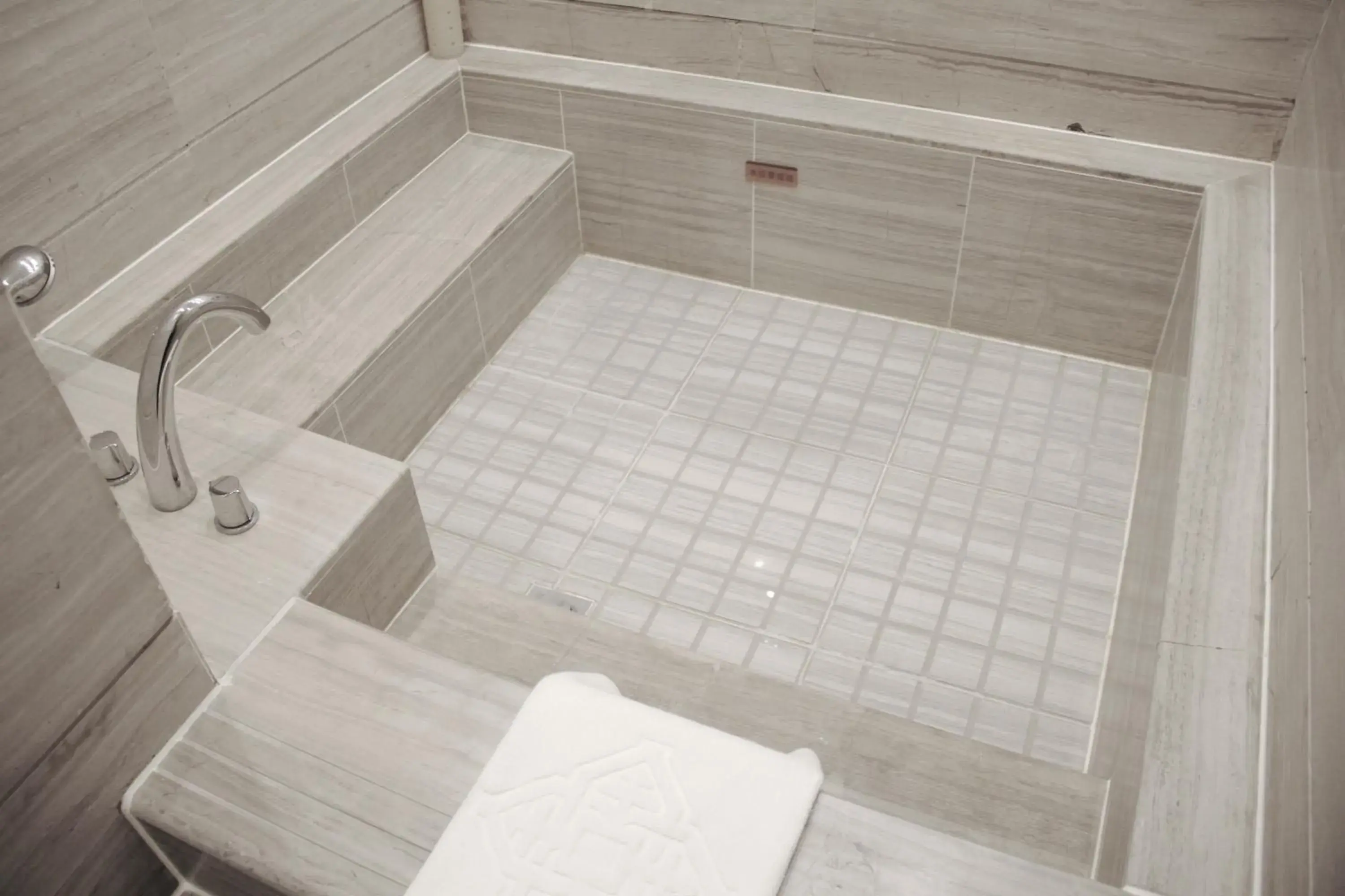 Bath in Jinling Grand Hotel Bath in Jinling Grand Hotel