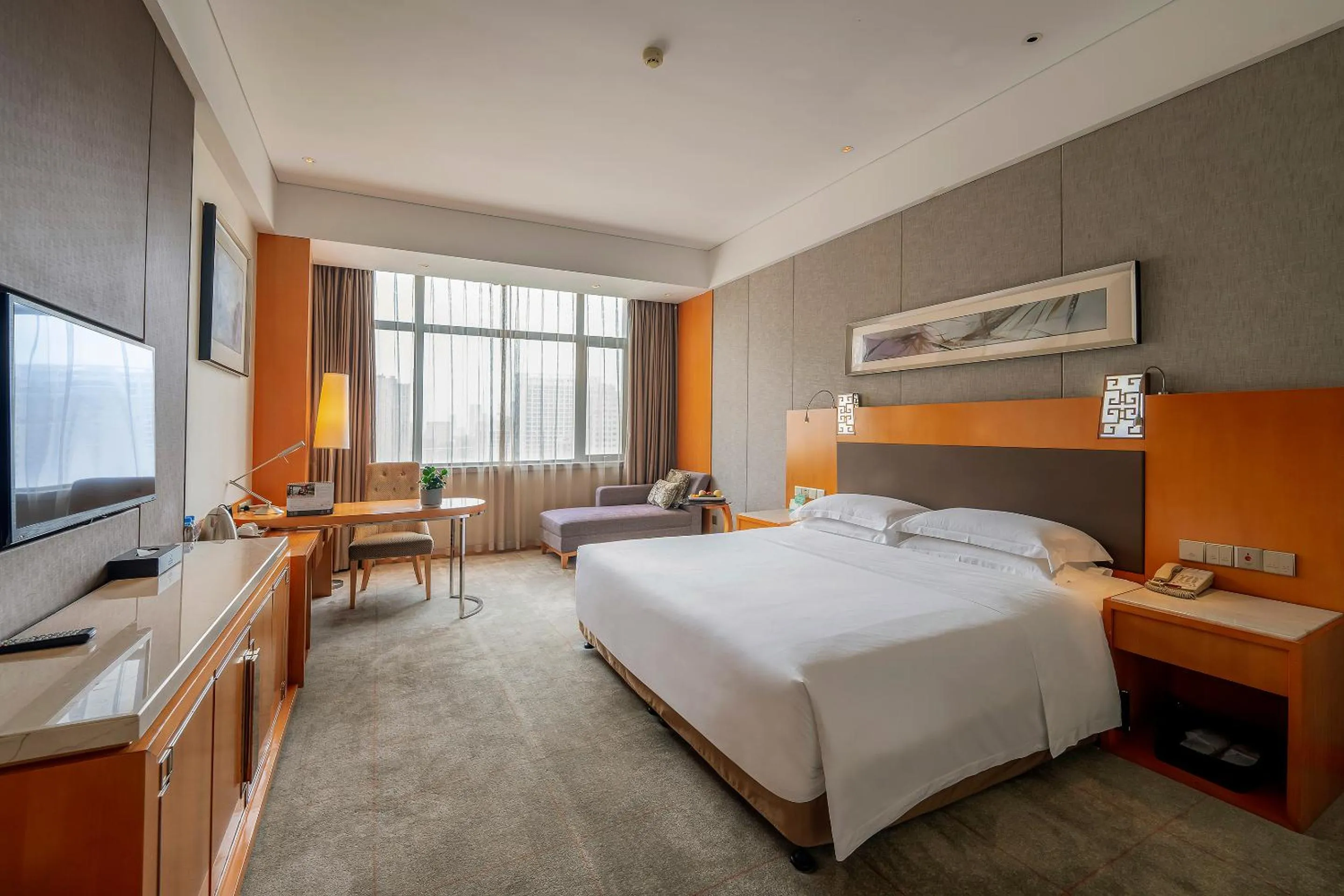 Bed in Jinling Grand Hotel