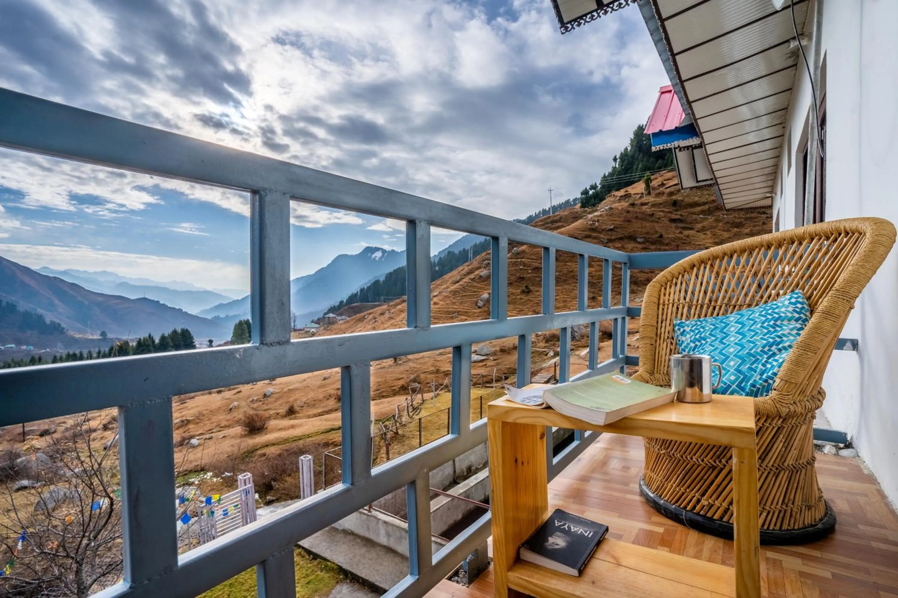 Day in Zostel Rajgundha