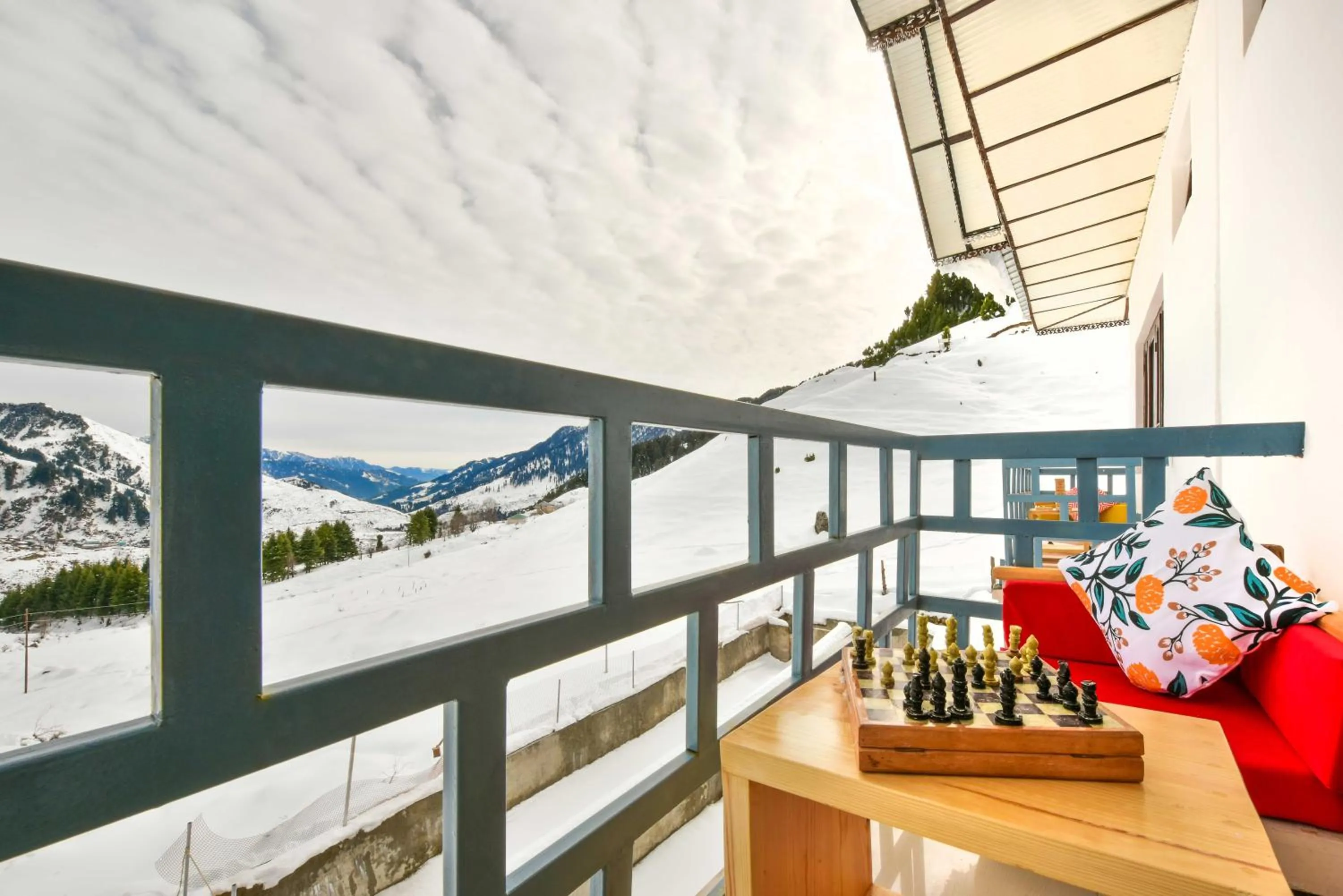 Day in Zostel Rajgundha