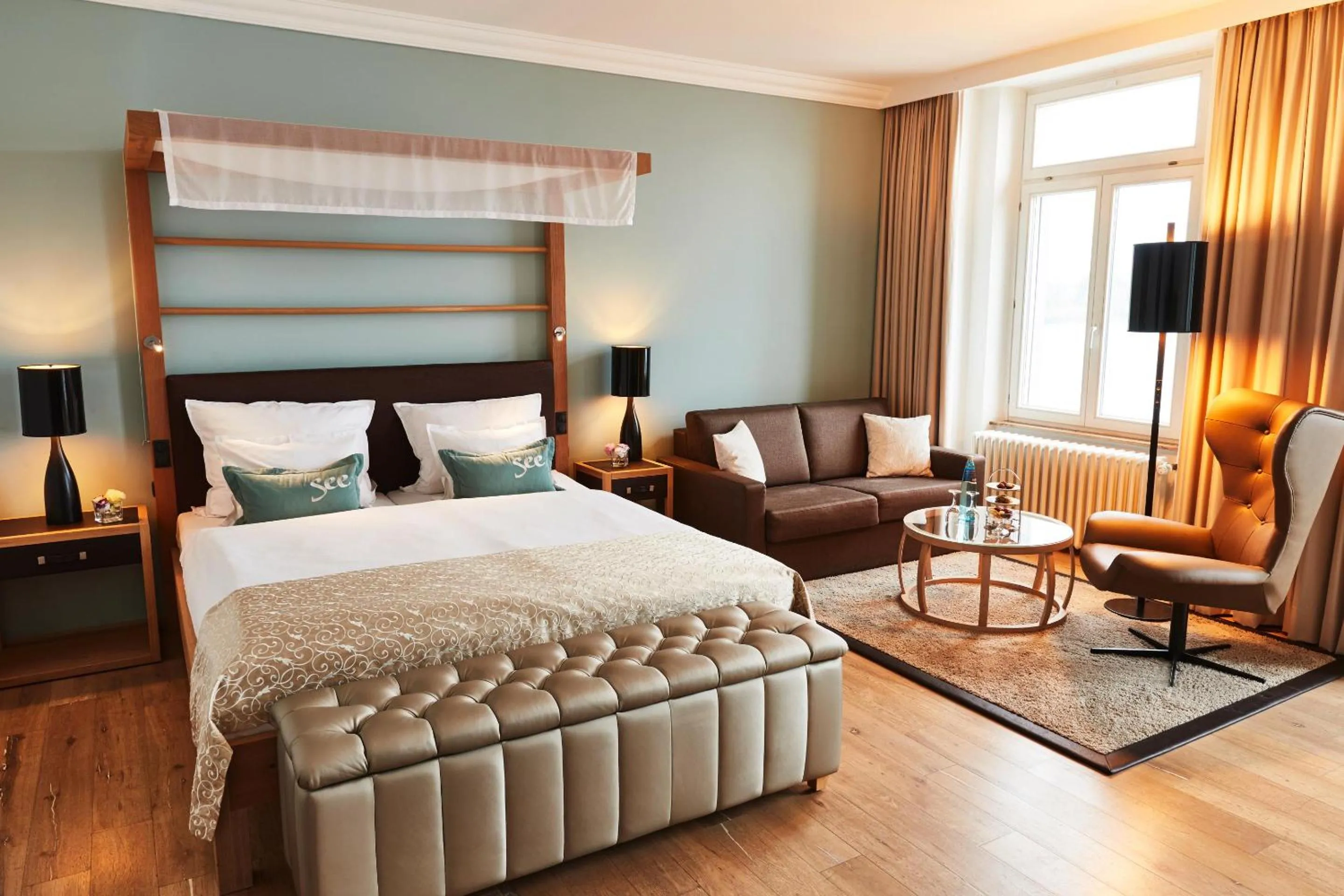 Photo of the whole room, Bed in Steigenberger Inselhotel
