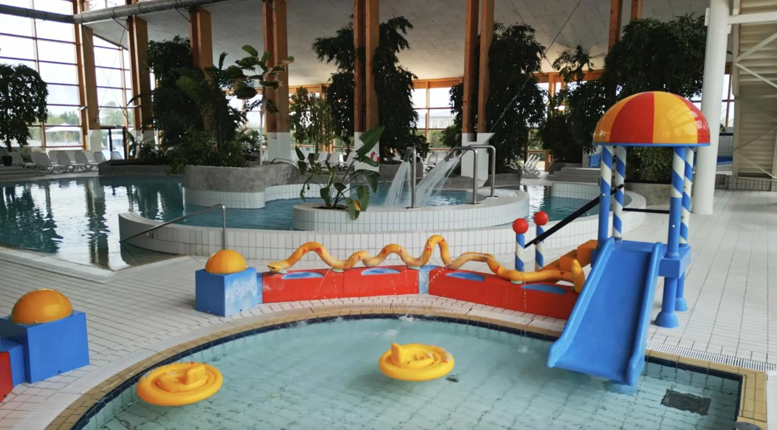 Swimming pool in Precise Resort Rügen Apartments & SPLASH Erlebniswelt Swimming pool in Precise Resort Rügen Apartments & SPLASH Erlebniswelt