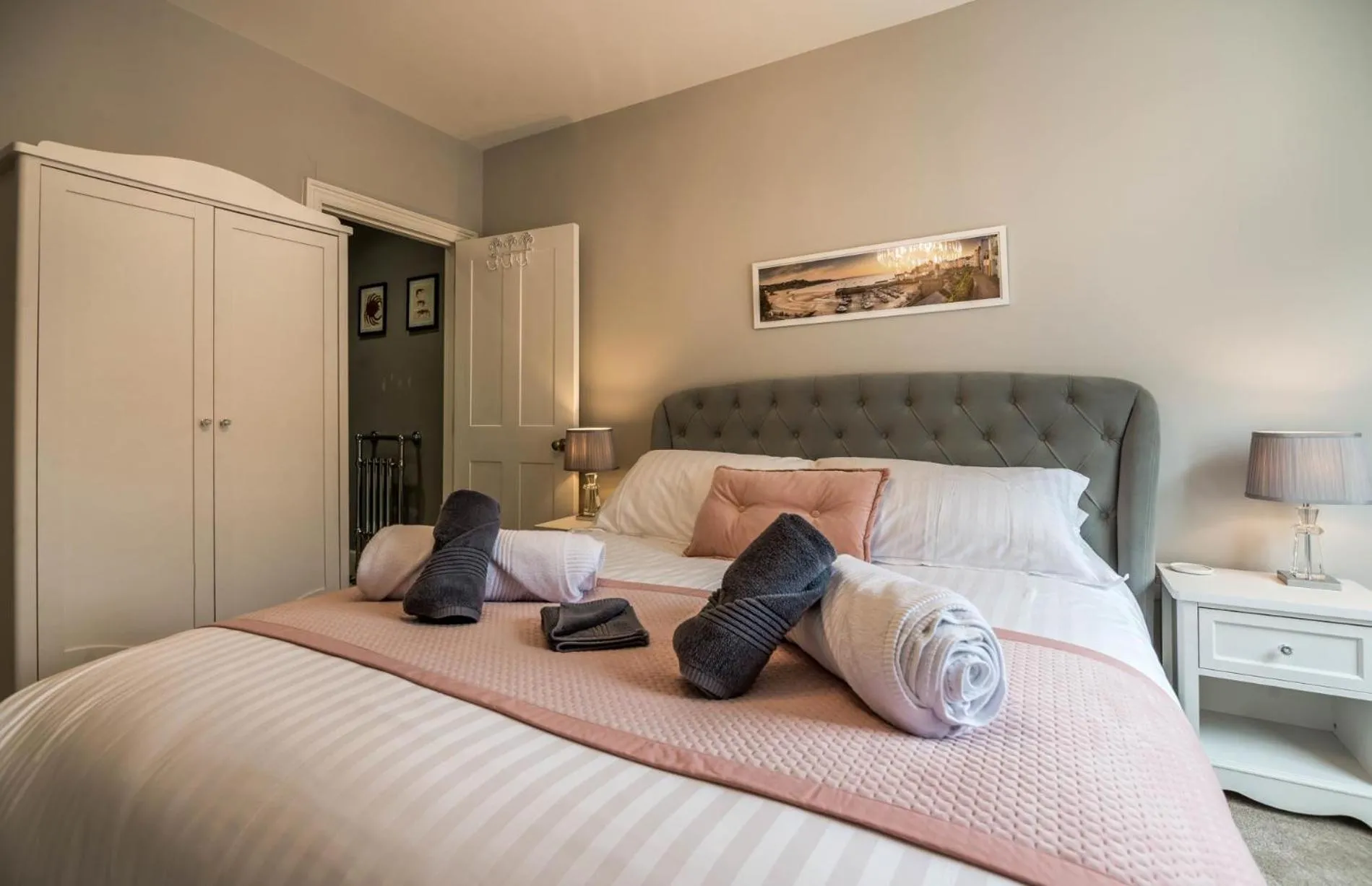 Floor plan, Bed in Lady Tenby - 2 Bedroom Apartment - Tenby (Windsor House)